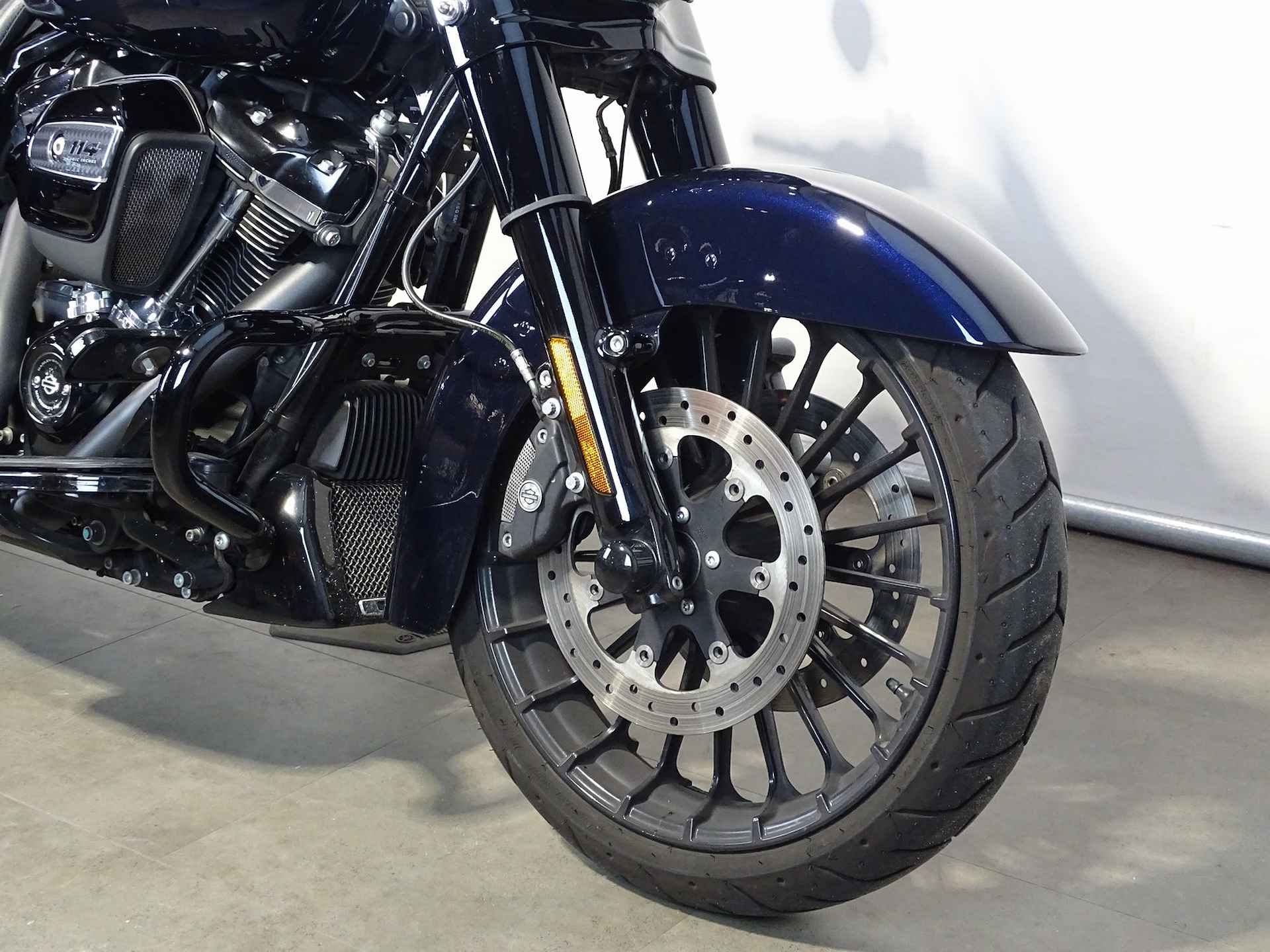Harley-Davidson ROAD KING SPECIAL - 2/12