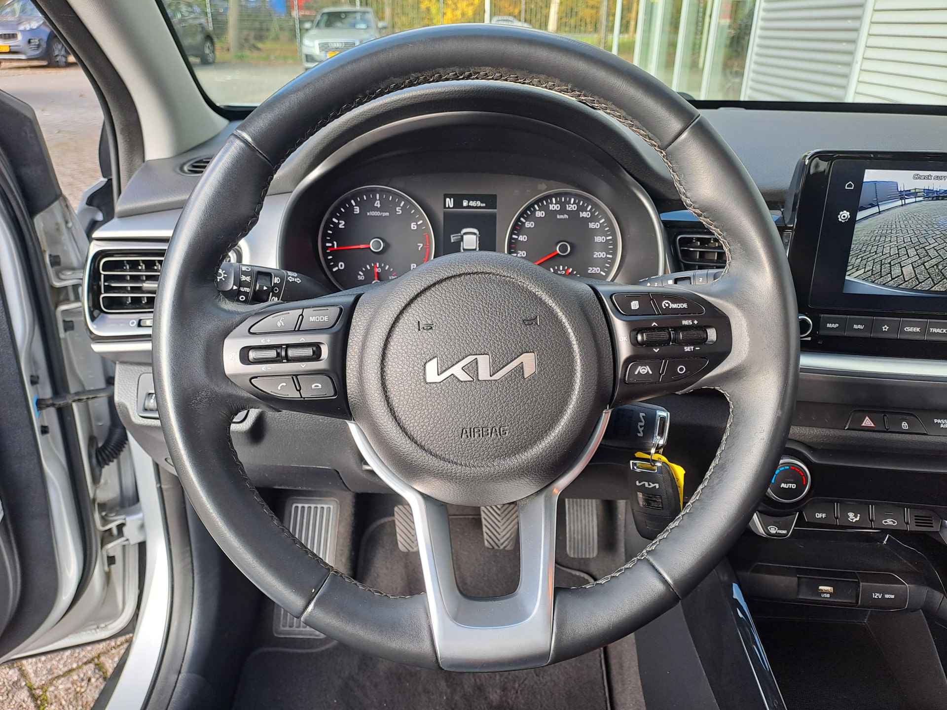 Kia Stonic 1.0 T-GDi MHEV DynamicLine Navigation Pack Camera | Climate control | Cruise control | Navigatie - 16/39