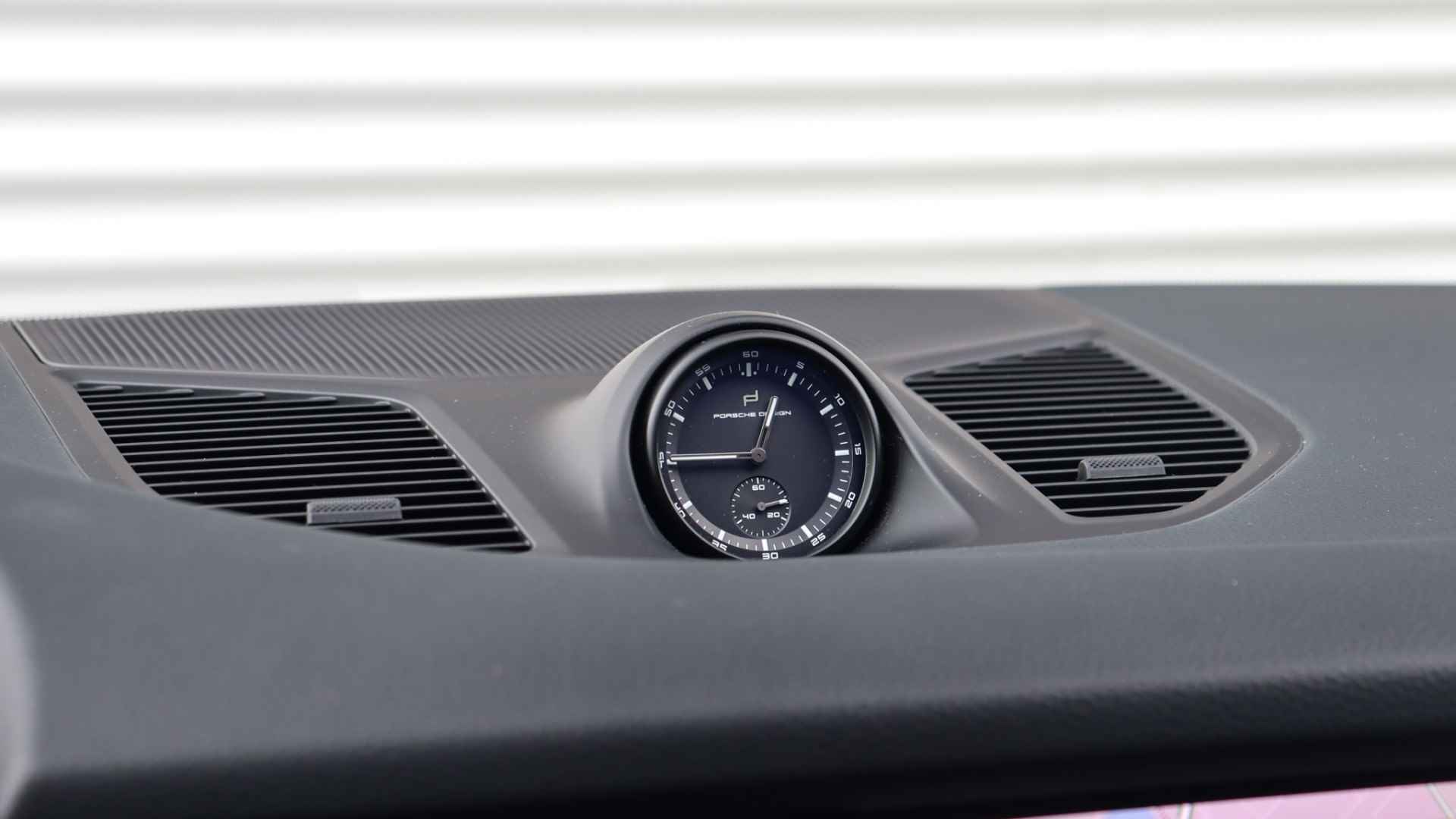 Porsche Cayenne Coupé 3.0 E-Hybrid Facelift | SportDesign | Rear Seat Entertainment | BOSE Sound | Trekhaak | Panoramadak | 10,9'' Bijrijdersdisplay - 8/34