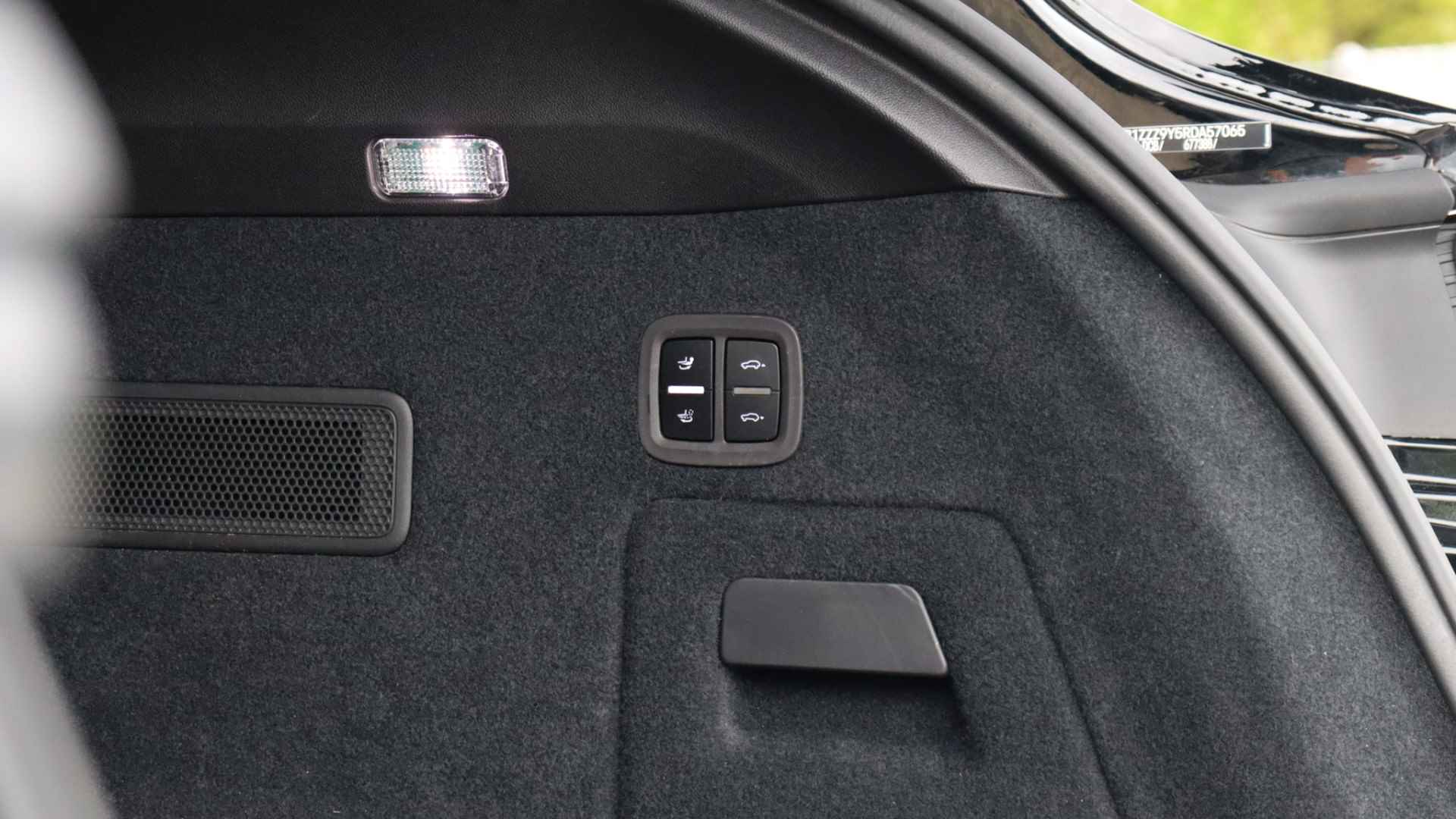 Porsche Cayenne Coupé 3.0 E-Hybrid Facelift | SportDesign | Rear Seat Entertainment | BOSE Sound | Trekhaak | Panoramadak | 10,9'' Bijrijdersdisplay - 20/34