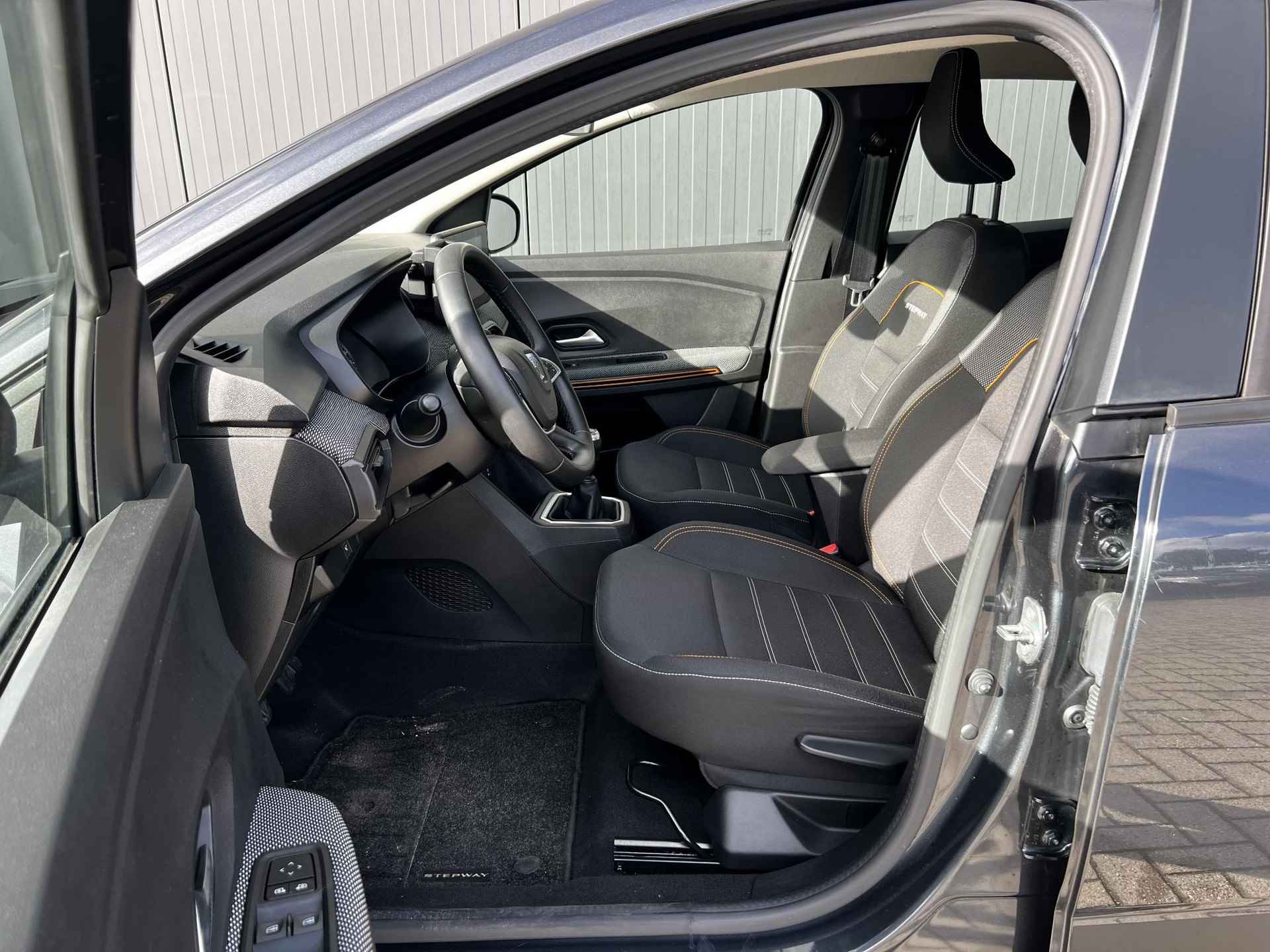 Dacia Sandero Stepway 1.0 TCe 90 Comfort | Trekhaak | Navigatie | Apple Carplay - Android Auto | Parkeersensoren | Achteruitrijcamera - 7/21