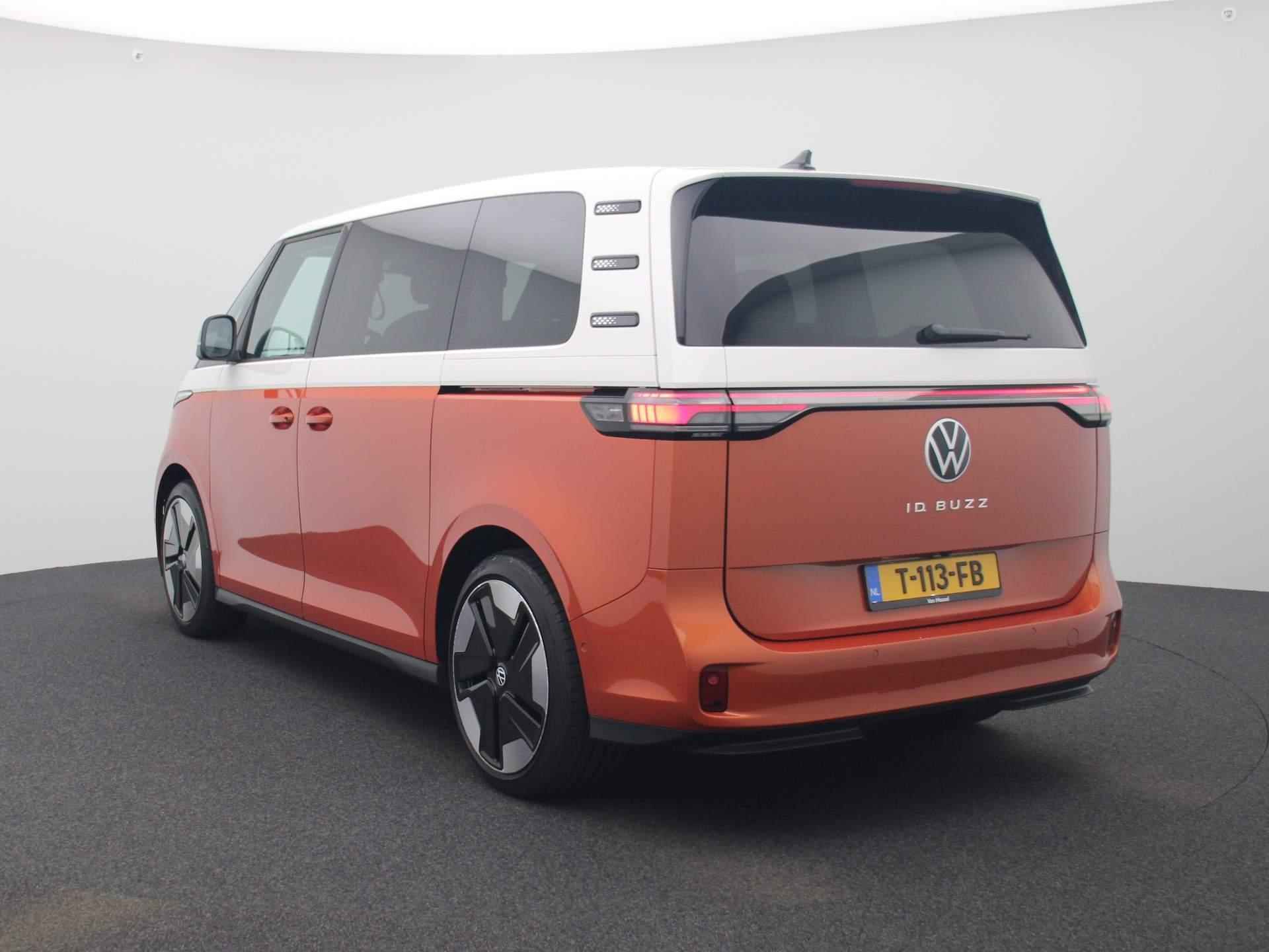 Volkswagen ID. Buzz 1st Max 77kWh | Navigatie | Airco | Parkeersensoren voor/achter | 21 inch Velgen | 360' Camera | LED | Stuur/Stoelverwarming | - 2/45