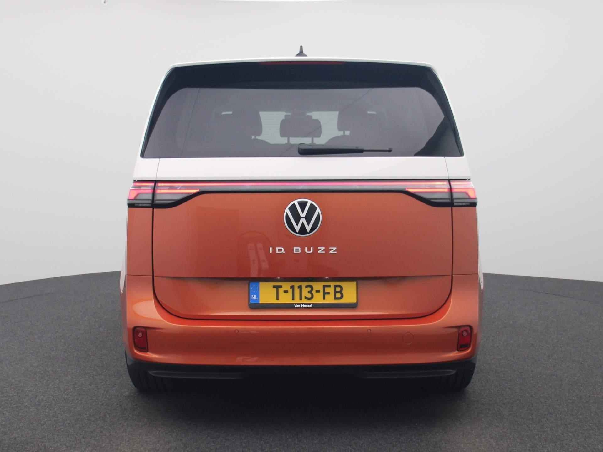 Volkswagen ID. Buzz 1st Max 77kWh | Navigatie | Airco | Parkeersensoren voor/achter | 21 inch Velgen | 360' Camera | LED | Stuur/Stoelverwarming | - 5/45