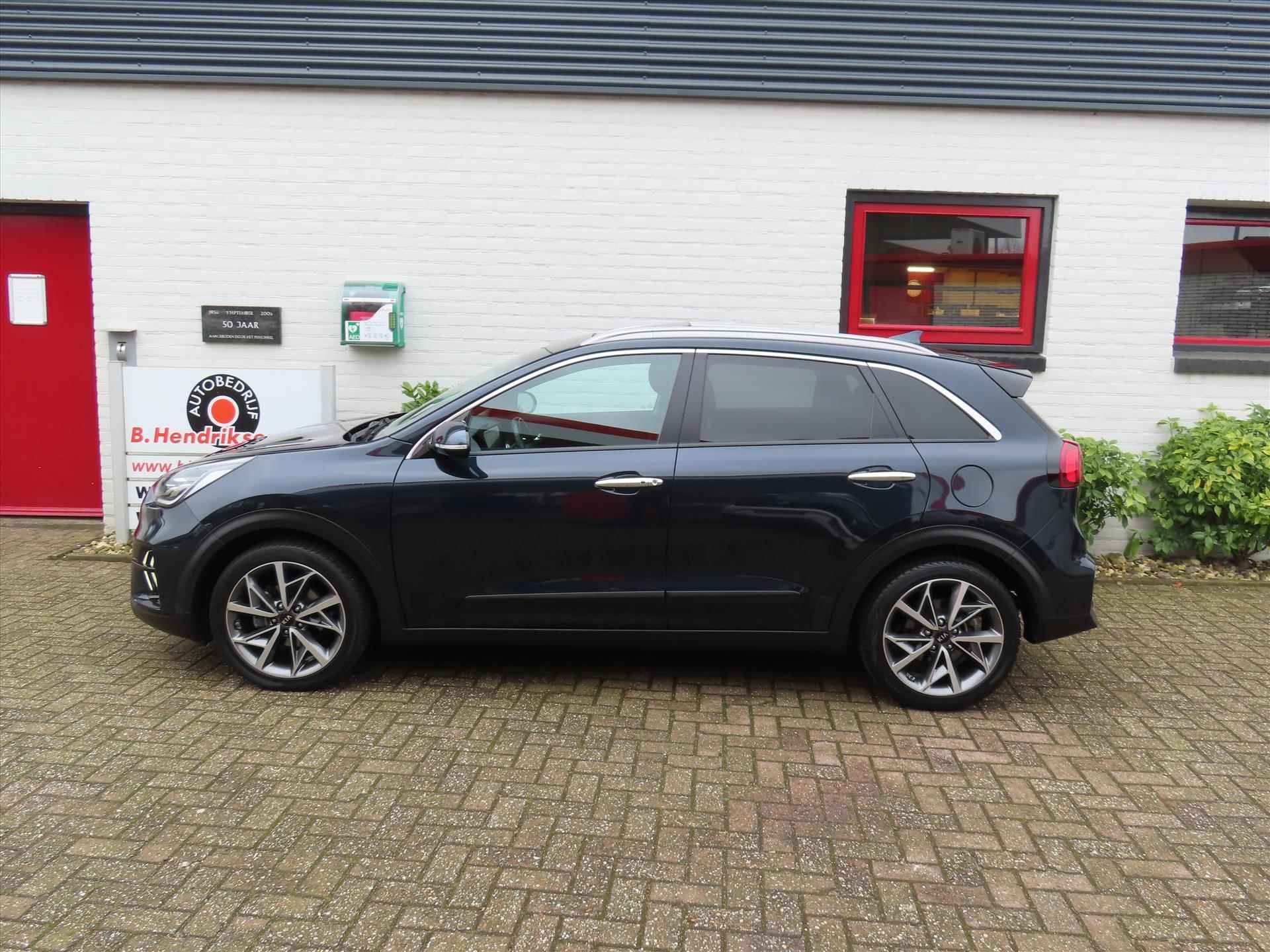 Kia Niro 1.6 GDi Hybrid 141pk DCT6 ExecutiveLine/ 18 Inch velgen/ Open dak/ Keyless/ Lederen bekleding/ Stoel + stuur verwarming/ Origineel NL/ 1 Eigenaar/ NAP - 5/50