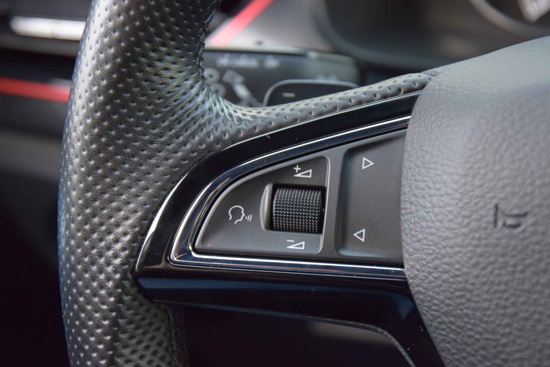 Škoda Scala 1.5 TSI 150PK DSG Automaat Sport Business | NL-Auto | BOVAG Garantie | Sunset glas achter | Parkeercamera | DAB | Keyless Start | Apple Carplay/Android Auto | - 25/40