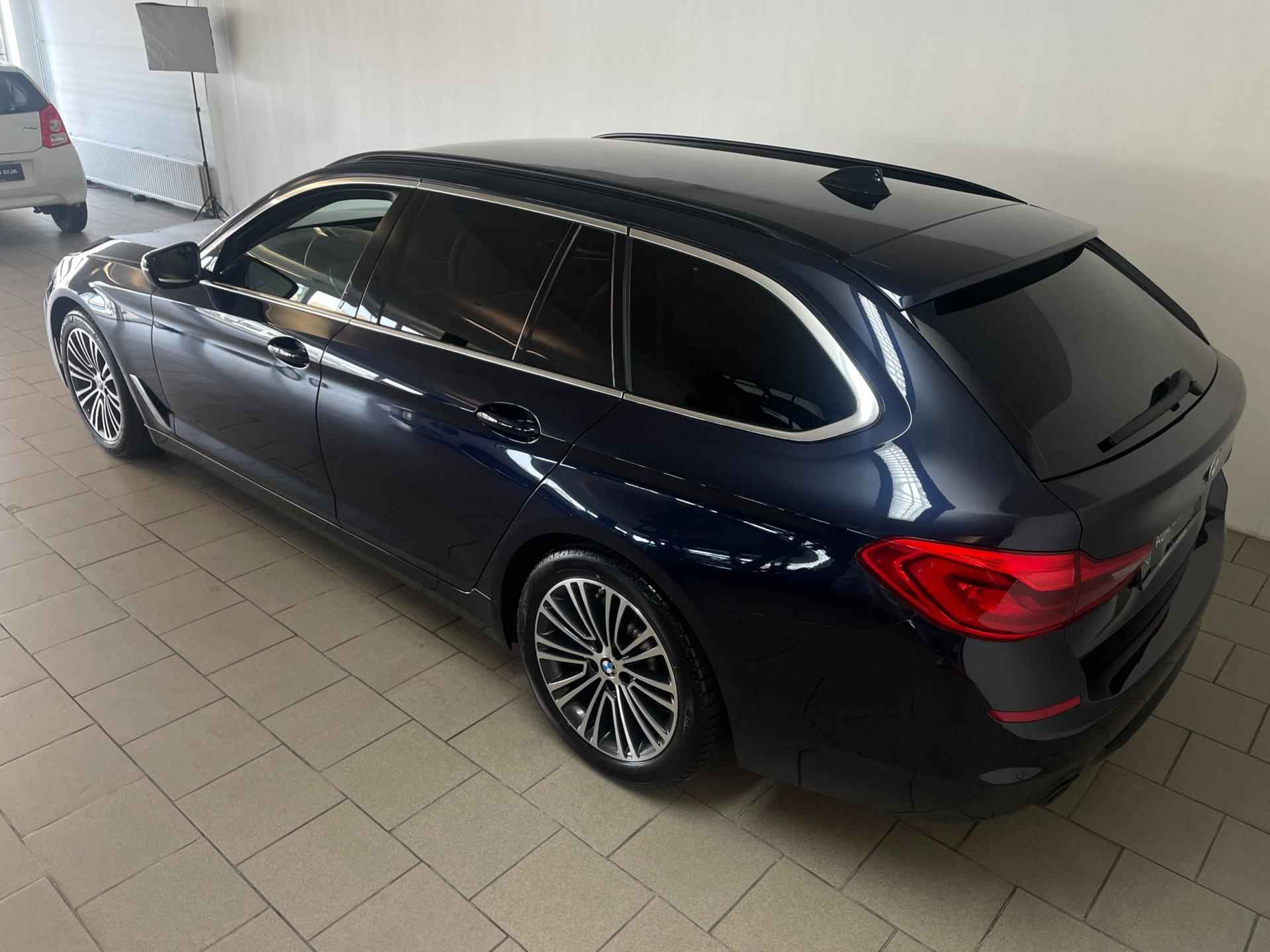 BMW 5-serie Touring 520i High Executive AUTOMAAT NAVI CRUISE BLUETOOTH LED VERL STUURVERW STOELVERW STOELVENT LEDER NIEUWSTAAT - 5/57