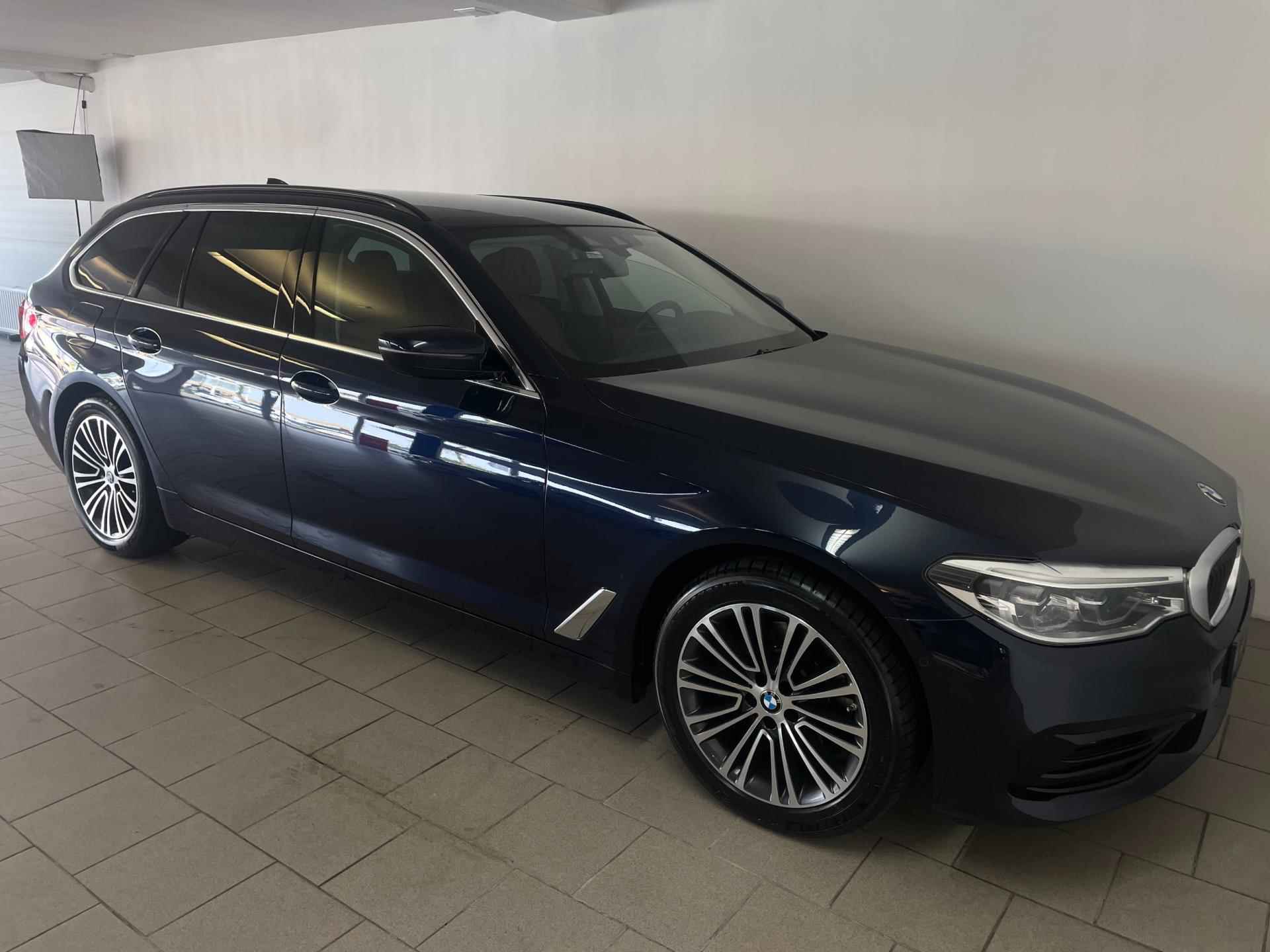 BMW 5-serie Touring 520i High Executive AUTOMAAT NAVI CRUISE BLUETOOTH LED VERL STUURVERW STOELVERW STOELVENT LEDER NIEUWSTAAT - 12/57