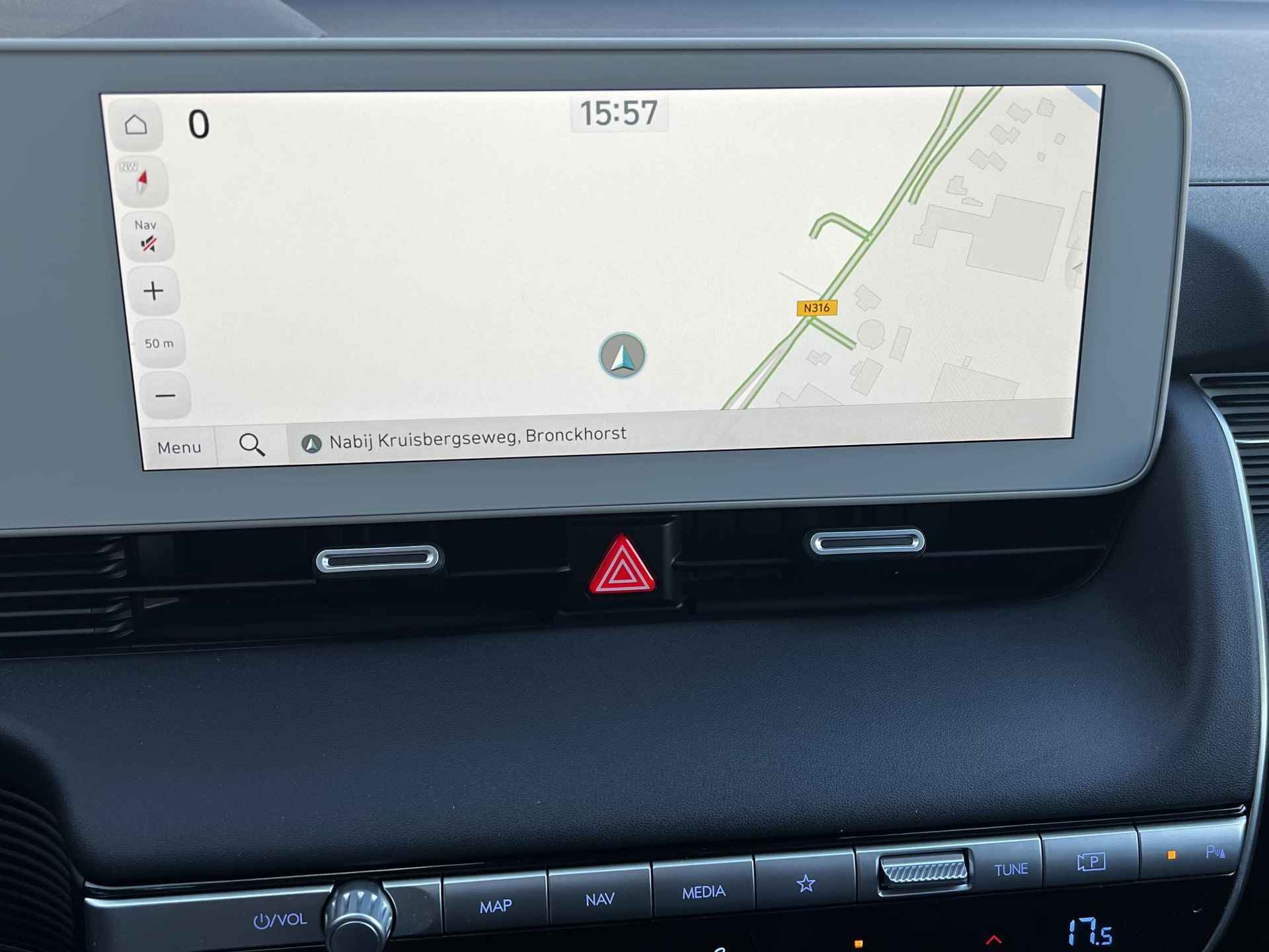 Hyundai IONIQ 5 Lounge 73kWh RWD Automaat / Panoramadak / Accu SoH 100% / Trekgewicht 1.600kg / WTLP 451 km / Adaptief CC / Navi / Apple Carplay Android / - 6/70