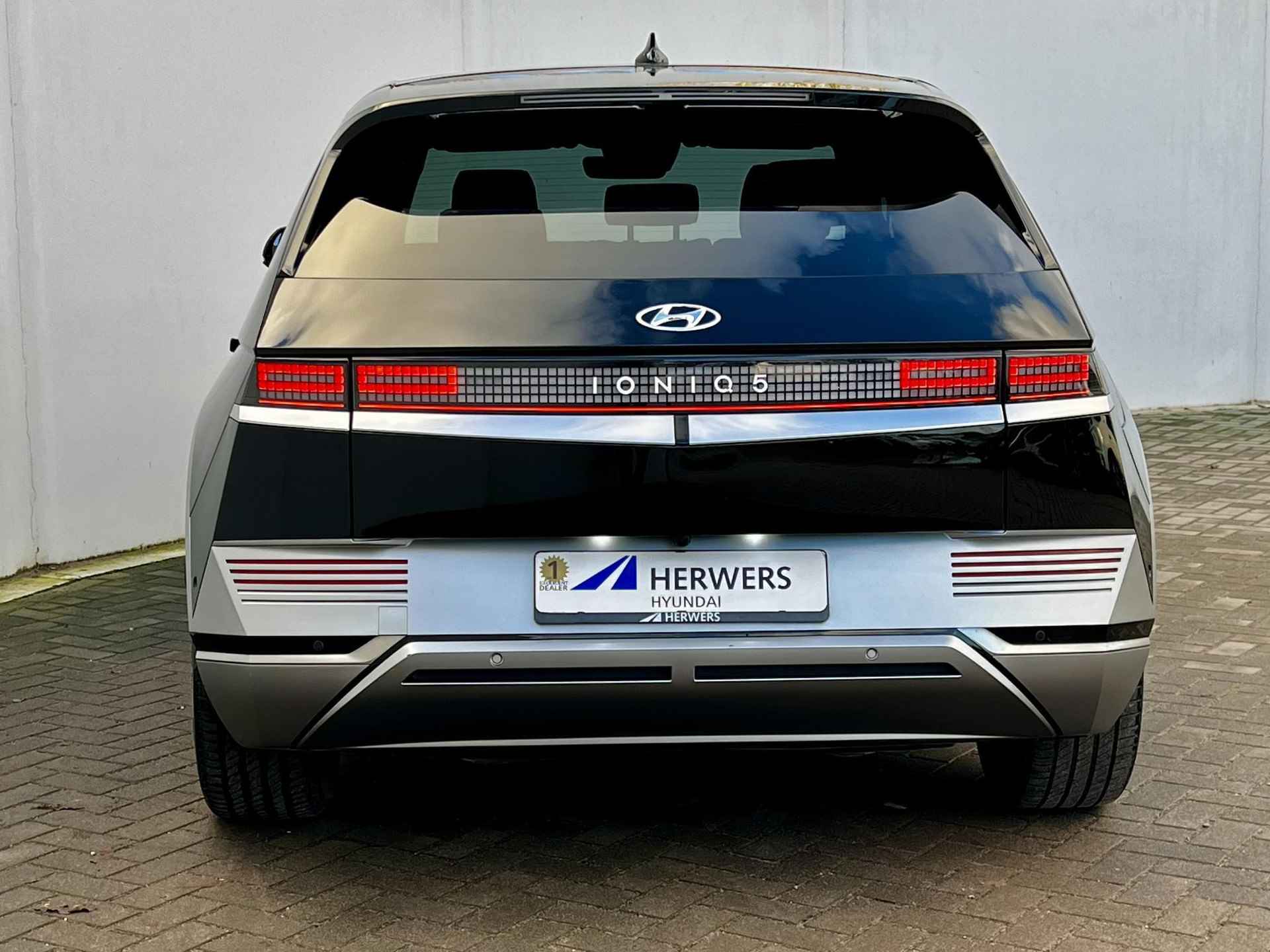 Hyundai IONIQ 5 Lounge 73kWh RWD Automaat / Panoramadak / Accu SoH 100% / Trekgewicht 1.600kg / WTLP 451 km / Adaptief CC / Navi / Apple Carplay Android / - 34/70