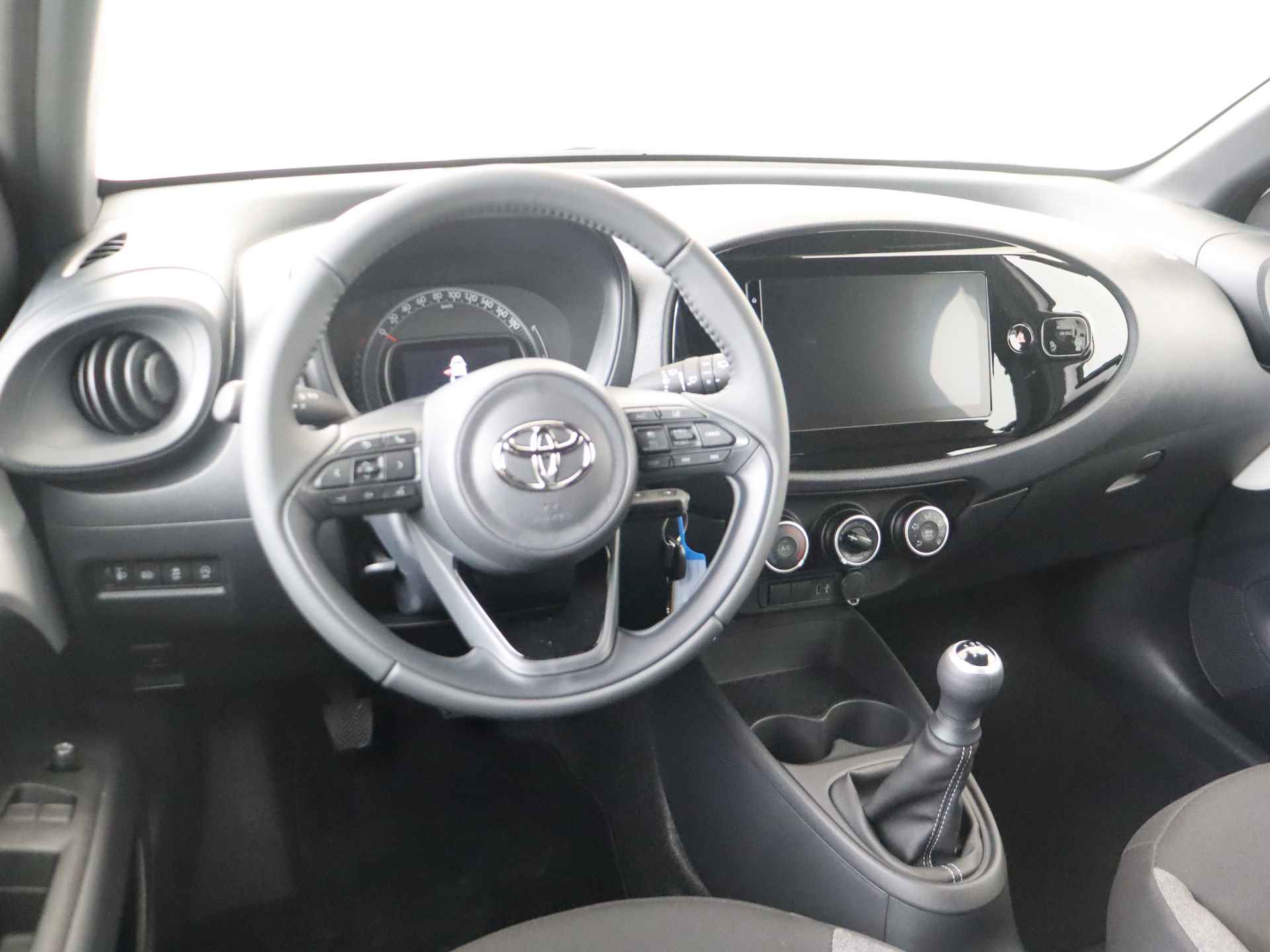 Toyota Aygo X 1.0 VVT-i MT Play *Demo | Airco | Camera | Apple CarPlay - Android Auto | Cruise Control Adaptive | Bluetooth | - 6/41