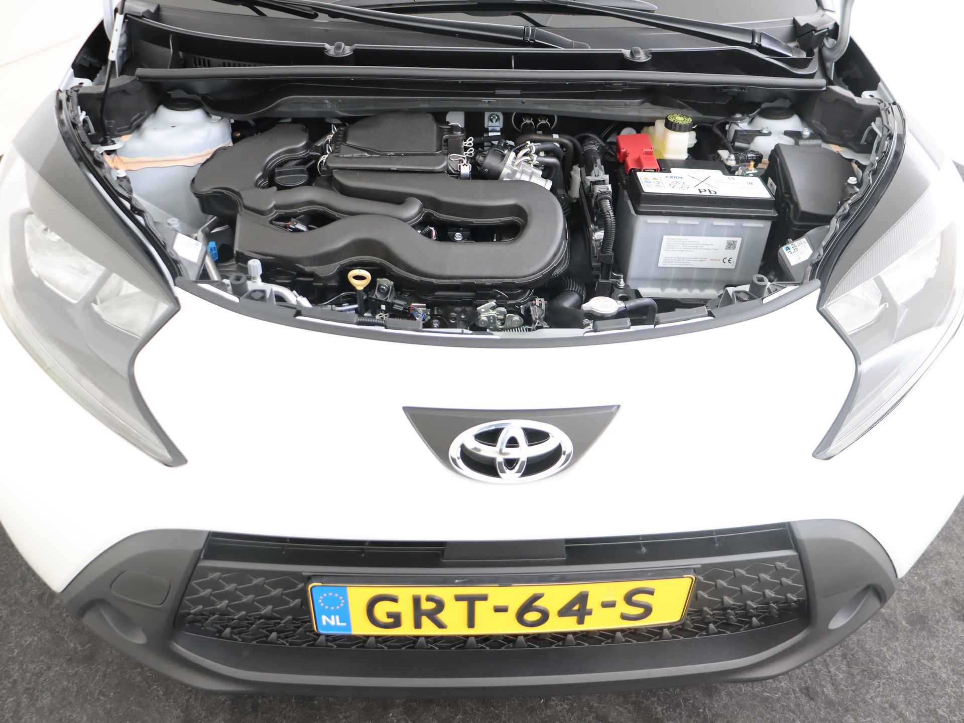 Toyota Aygo X 1.0 VVT-i MT Play *Demo | Airco | Camera | Apple CarPlay - Android Auto | Cruise Control Adaptive | Bluetooth | - 39/41