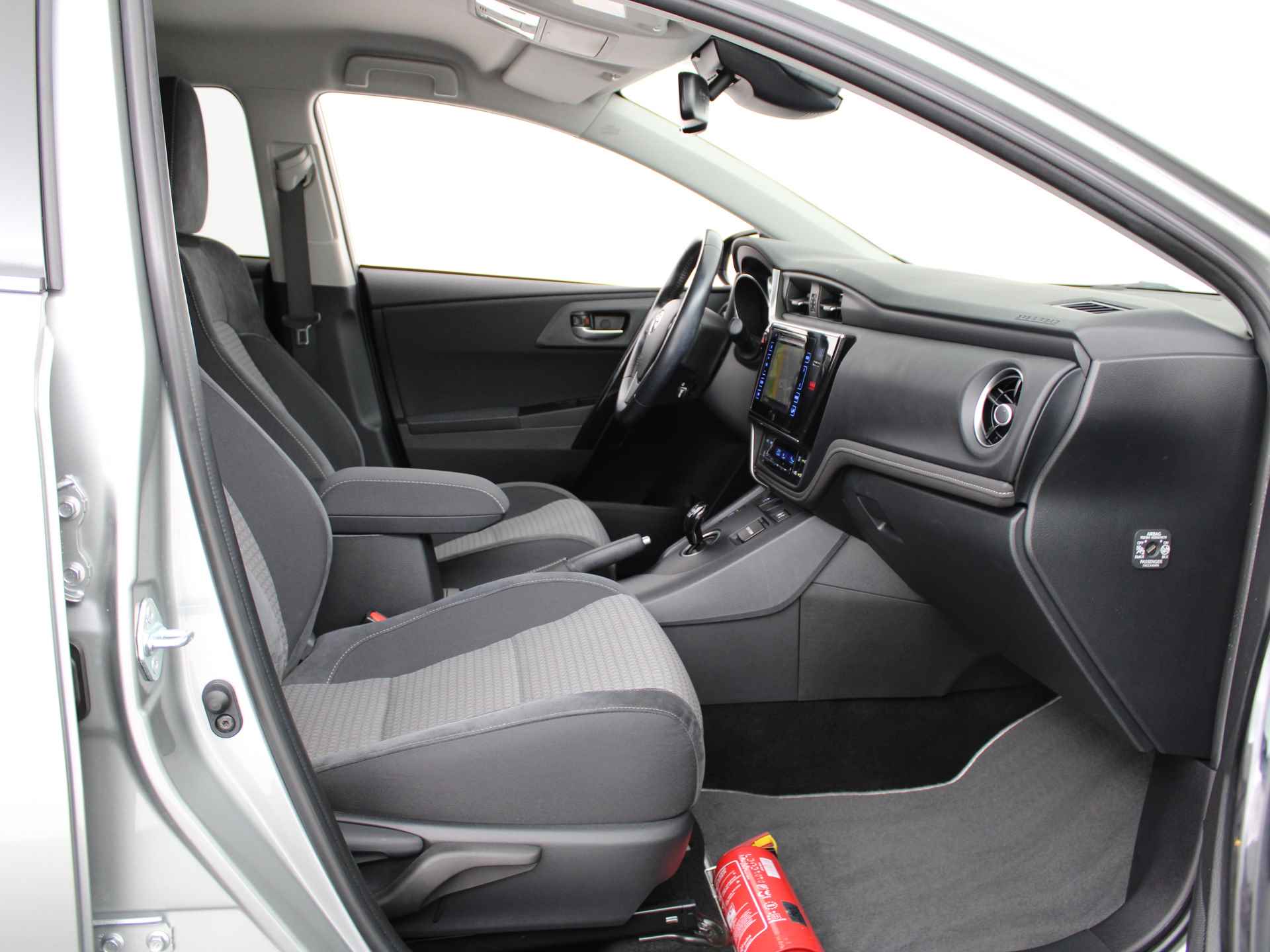 Toyota Auris 1.8 Hybrid Dynamic Ultimate Limited | Navigatie | Lichtmetalen Velgen | - 31/47