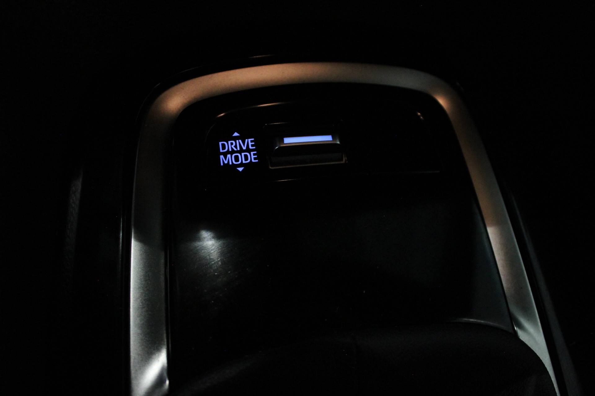 Toyota Corolla Touring Sports 1.2 Turbo Comfort | Navigatie | Lm velgen | - 17/19