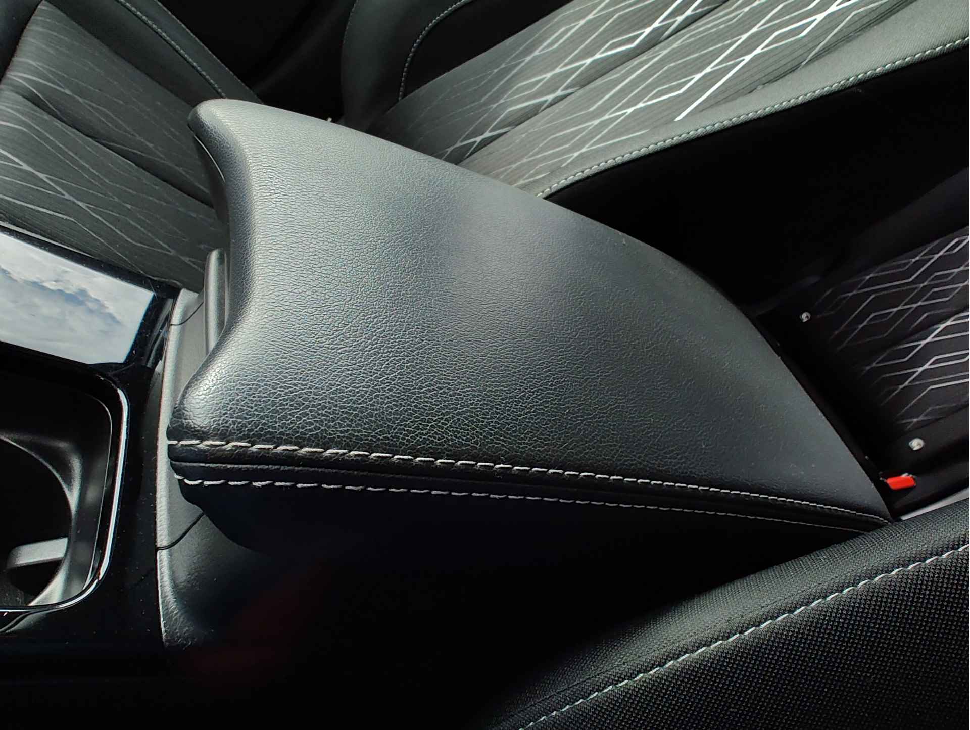Mitsubishi Eclipse Cross 1.5 DI-T BLACK EDITION AUT. Rockford Fosgate | 360 Camera | Stoelverwarming - 21/41
