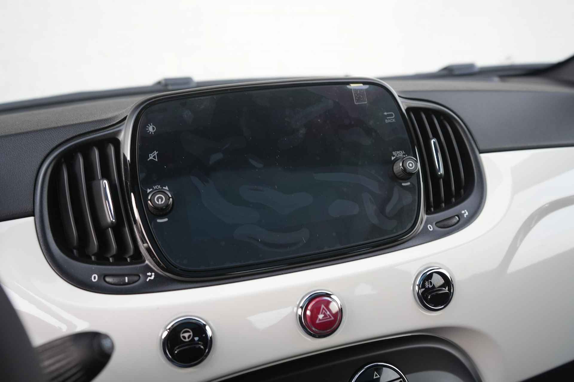 Fiat 500 1.0 Hybrid 70 PK Dolcevita | Carplay | Clima | Pano | 15" - 17/25