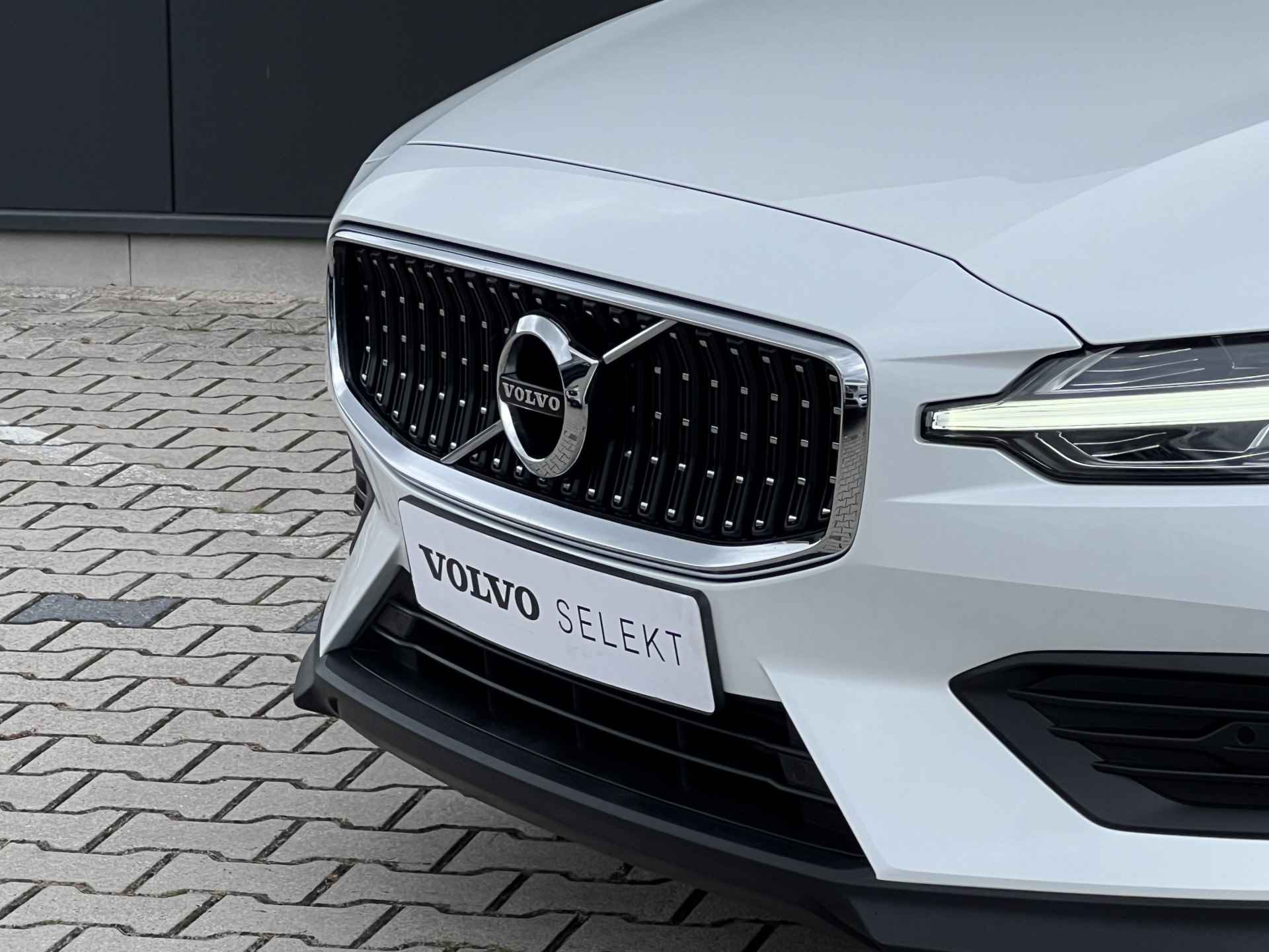 Volvo V60 Cross Country T5 AWD Pro | Trekhaak | BLIS | Camera | Standkachel | Keyless Entry - 19/42