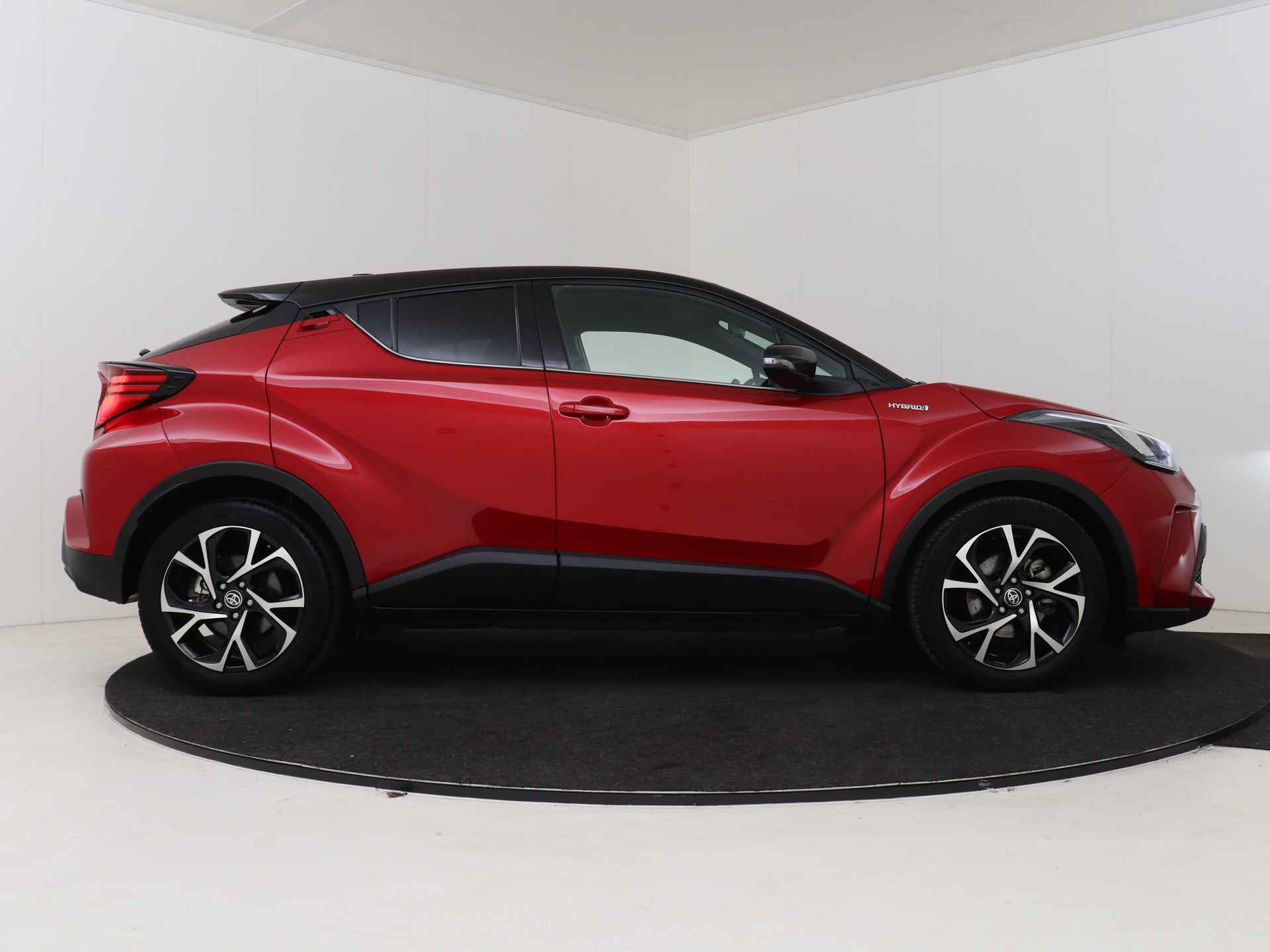 Toyota C-HR 1.8 Hybrid First Edition I Navigatie I Climate Control I Cruise Control I Camera I USB I LM Velgen I 1e Eigenaar I Dealer Onderhouden I Stoelverwarming Voor I Trekhaak Afneembaar I - 16/51