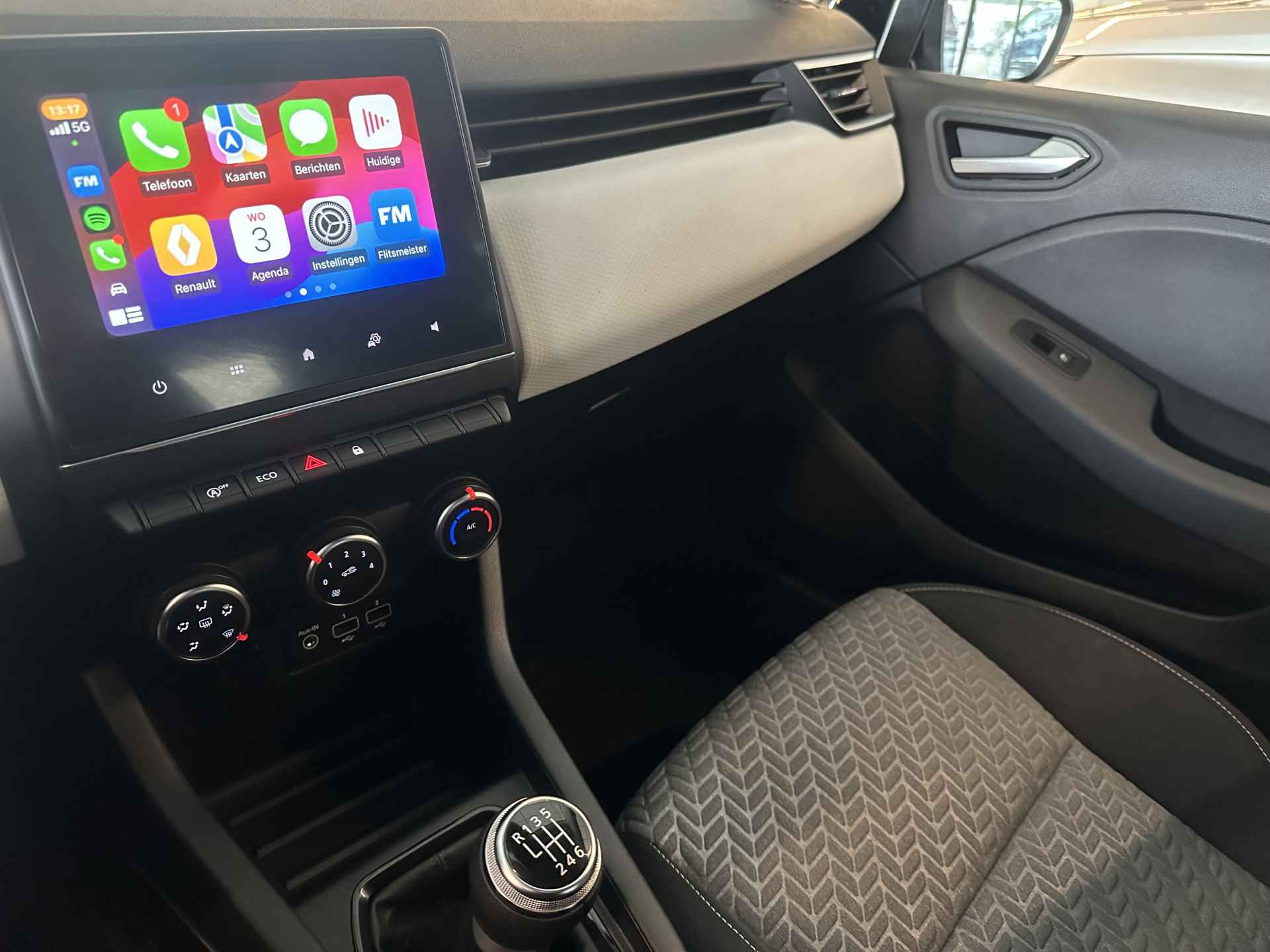 Renault Clio 1.0 TCe 90 Evolution | draadlooos carplay | privacy glas | two-tone velgen | tijdelijk gratis Top Afleverpakket twv Eur 695 - 23/39