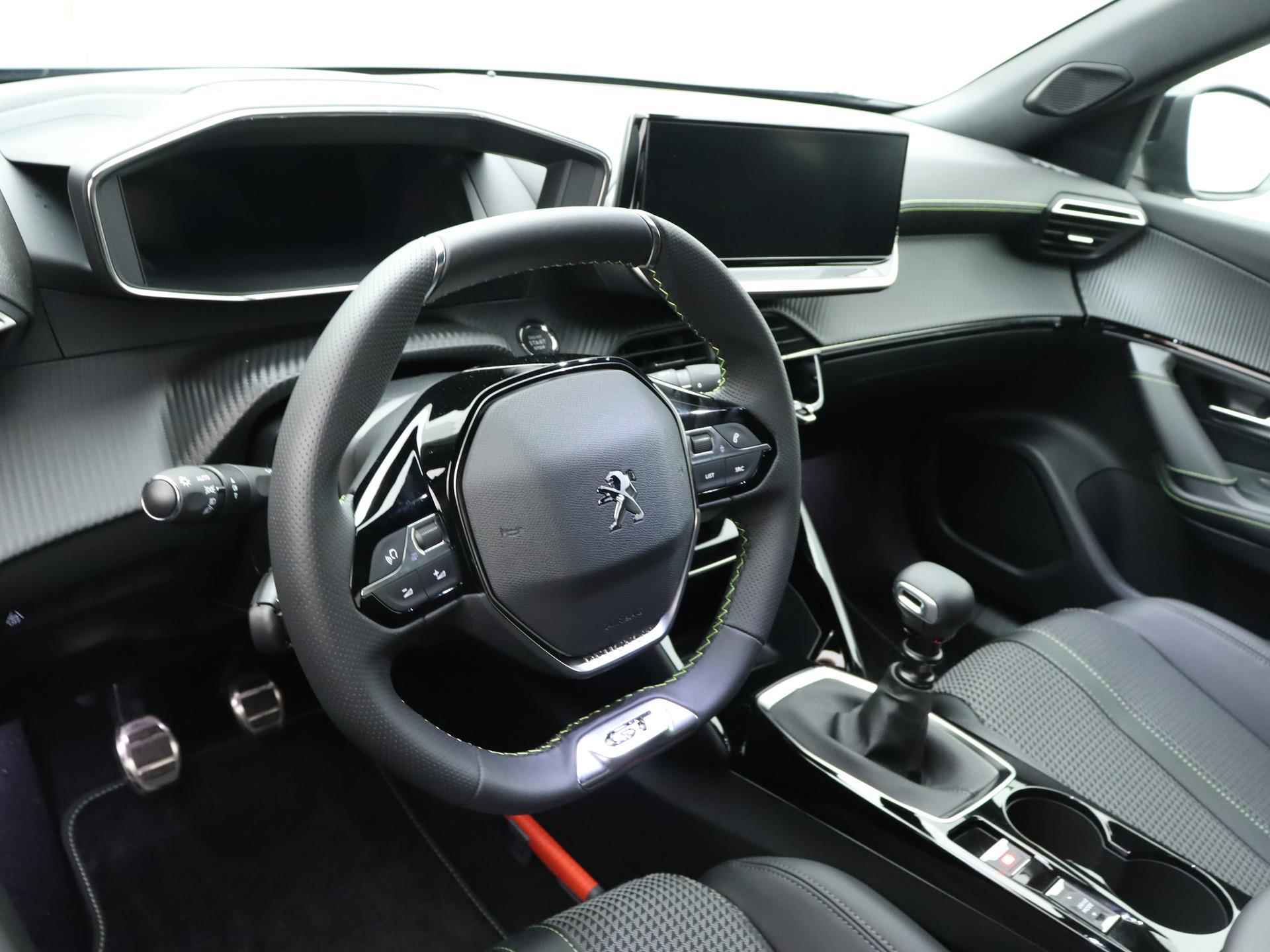 Peugeot 2008 GT 130pk | Navigatie | Camera | Sportstoelen | Dodehoek Detectie | Lichtmetalen Velgen 17" - 18/40