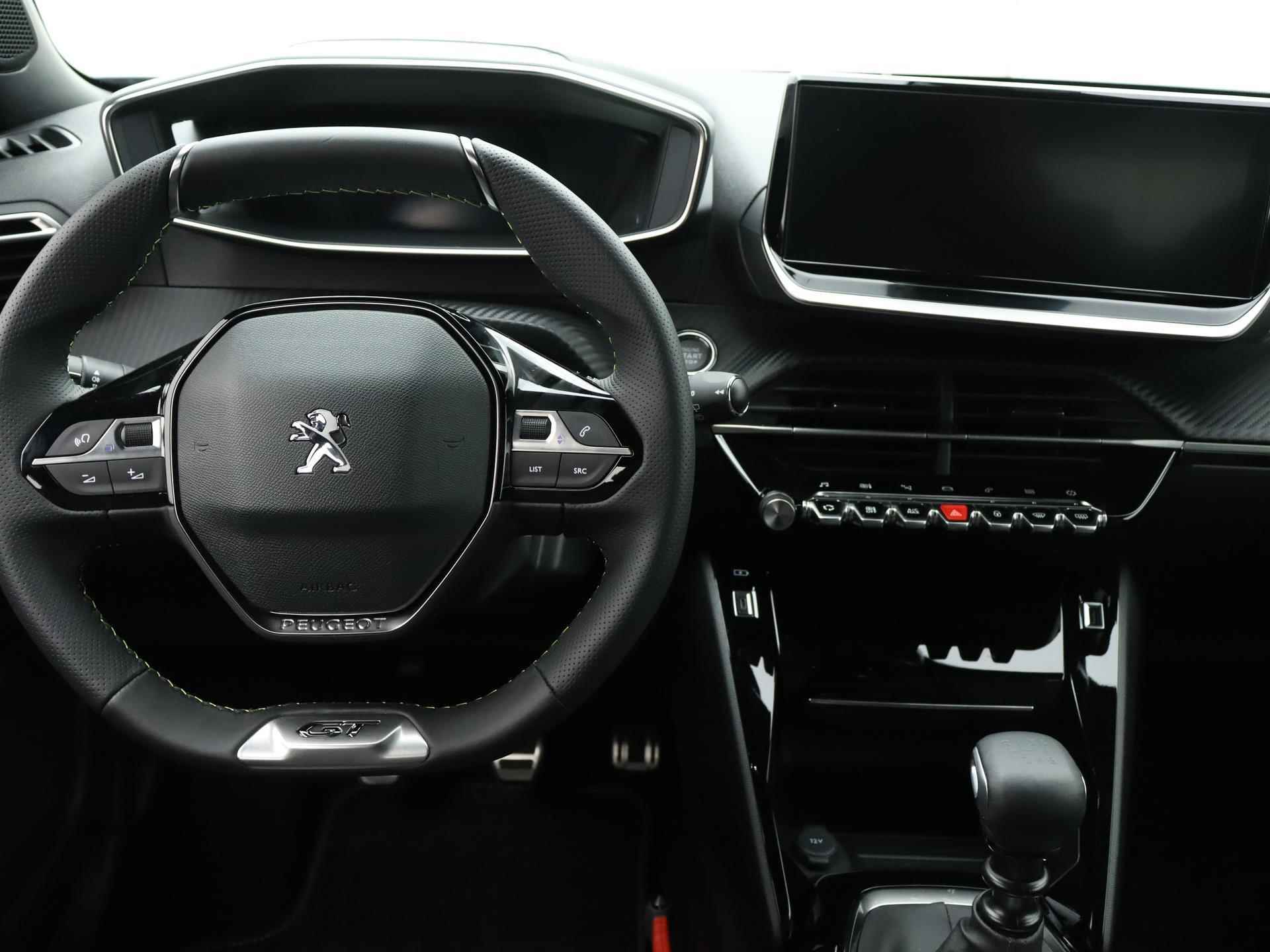 Peugeot 2008 GT 130pk | Navigatie | Camera | Sportstoelen | Dodehoek Detectie | Lichtmetalen Velgen 17" - 19/40