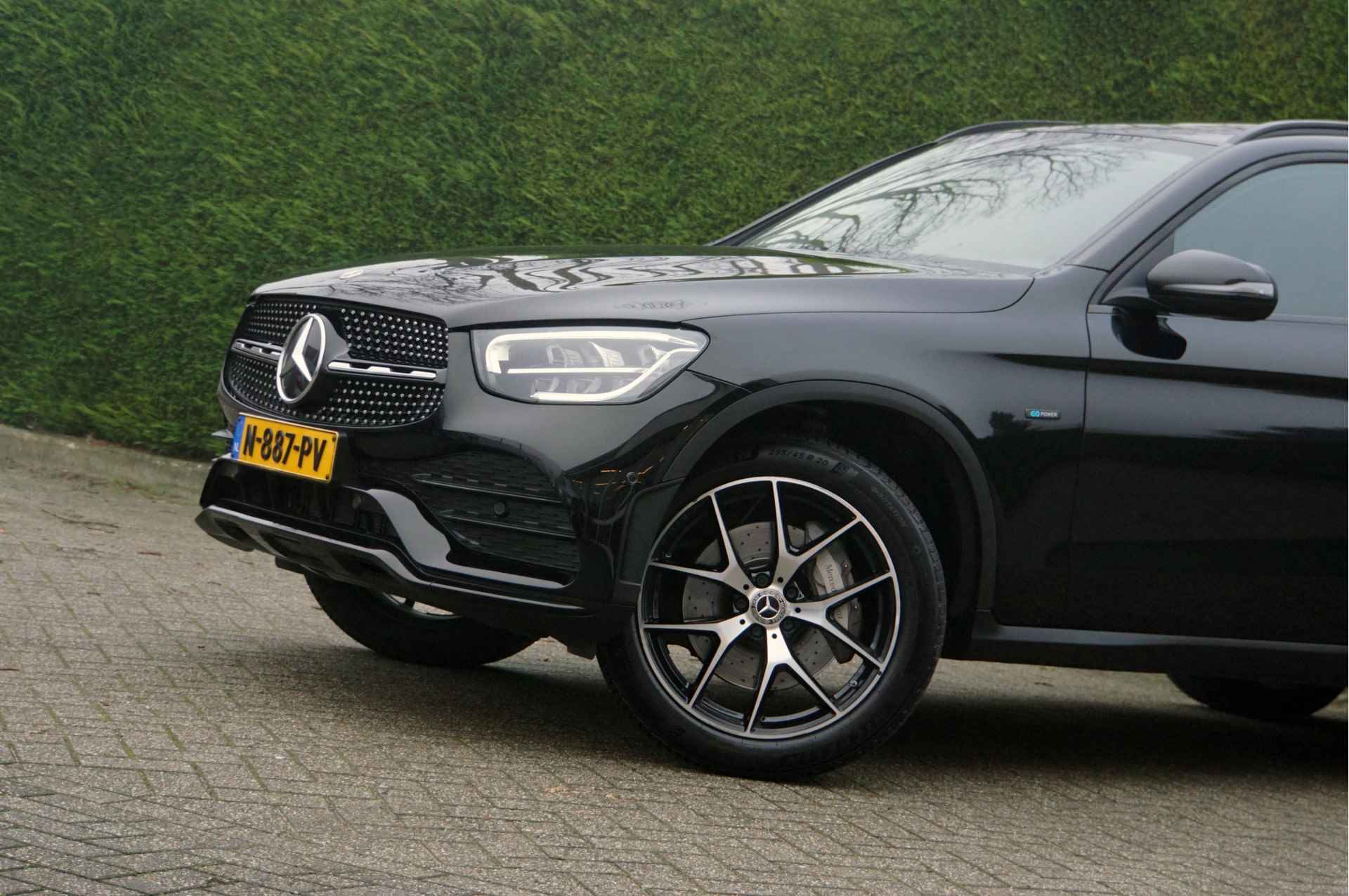 Mercedes-Benz GLC GLC 300 e AMG line Night | Trekhaak Panorama Carplay - 19/38