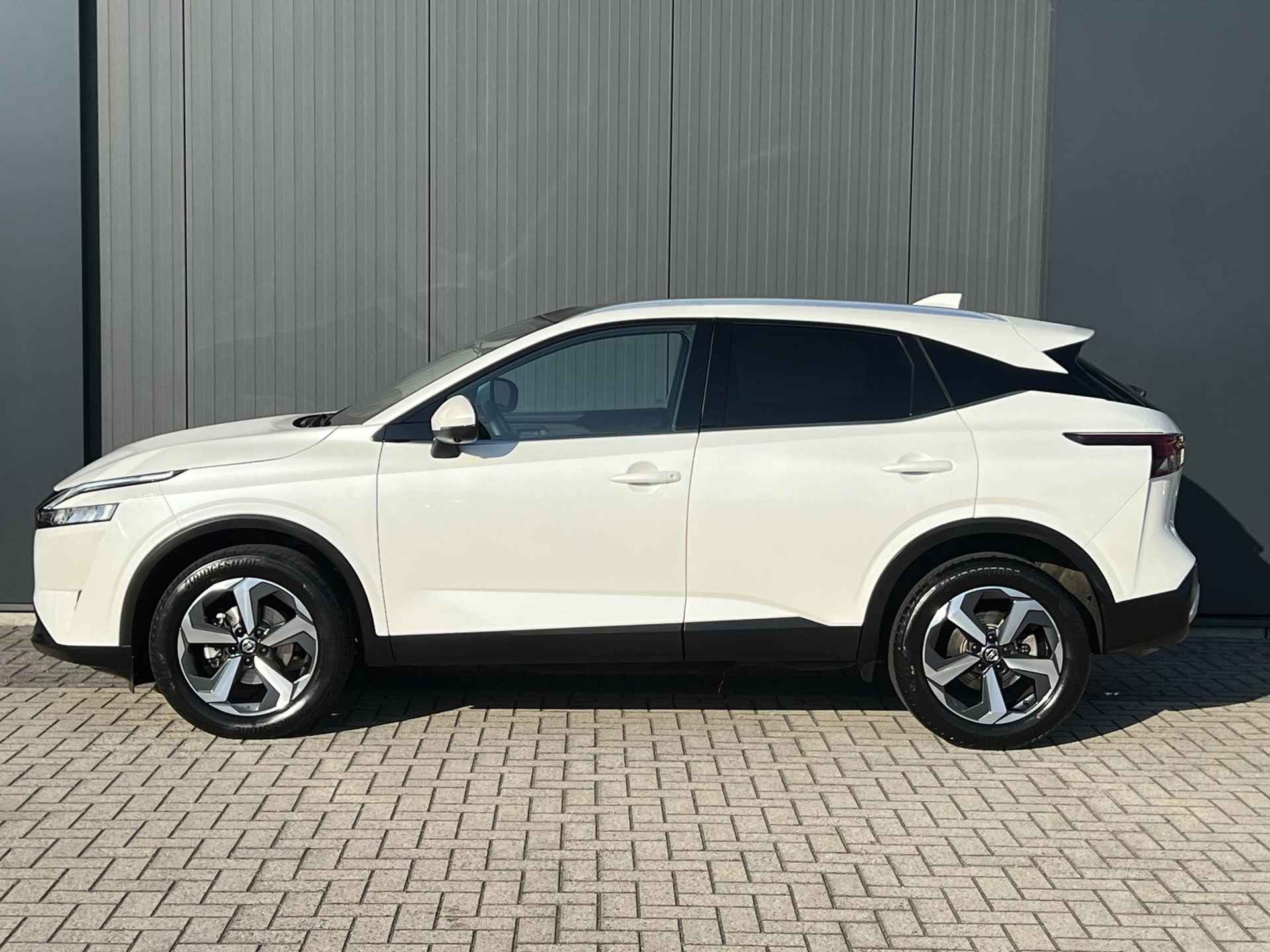 Nissan Qashqai 1.3 MHEV 158 Xtronic N-Connecta | Panoramadak | 360º Camera | Navigatie | Adaptive Cruise Control | Dodehoek Assistent - 7/23