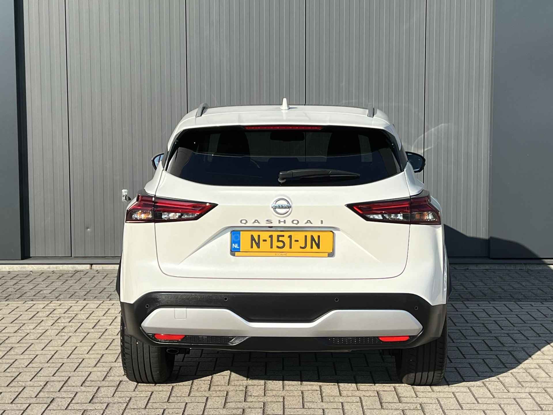 Nissan Qashqai 1.3 MHEV 158 Xtronic N-Connecta | Panoramadak | 360º Camera | Navigatie | Adaptive Cruise Control | Dodehoek Assistent - 10/23