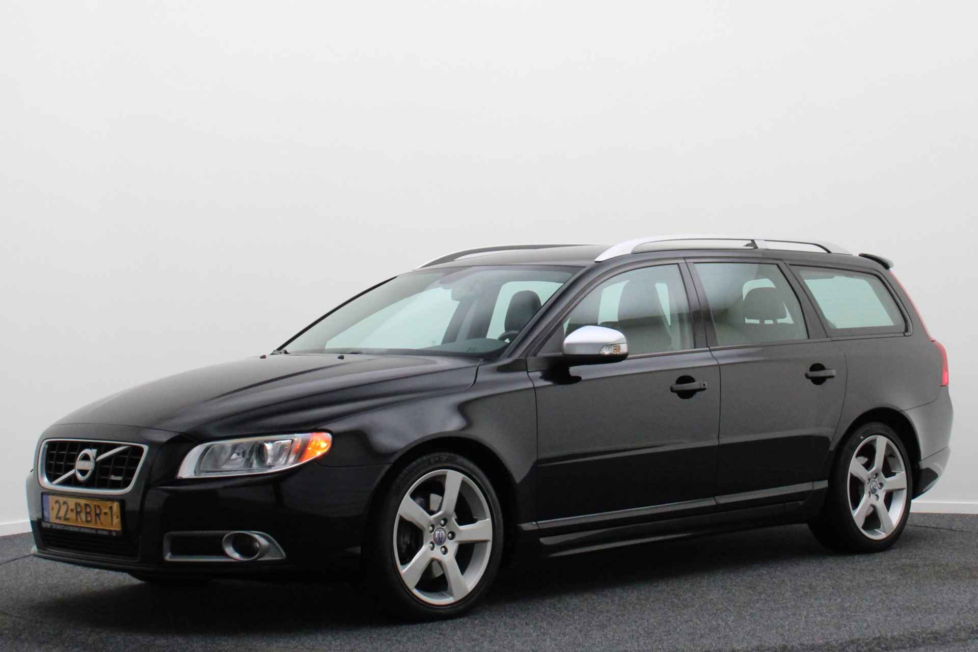 Volvo V70 2.0T R-Edition Leer, Climate, Cruise, Navigatie, Bluetooth, PDC, 18'' - 15/40