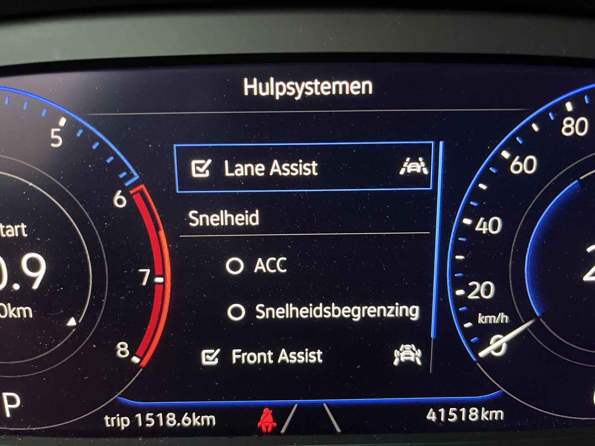 Volkswagen T-Cross 1.0 TSI Style / AUTOMAAT/ CAMERA/ PARK. SENSOREN/ LED/ ADAPT. CRUISE/ DIGITAL DASHBOARD/ STOEL VERWARM./ ADAPT. CRUISE/ APP-CONNECT/ NAVI/ CLIMA/ DAB/ 18" LMV - 12/27