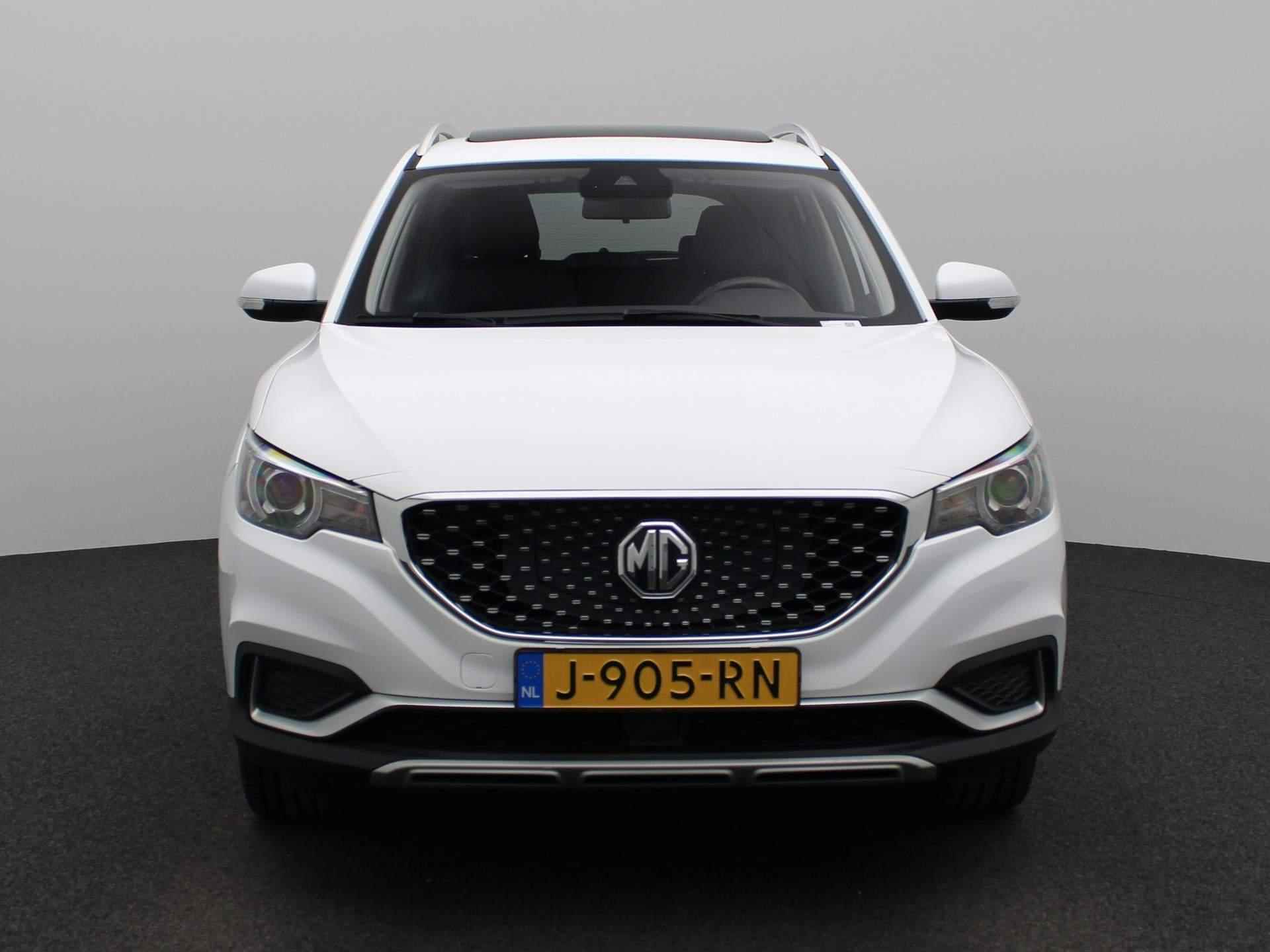 MG ZS EV Luxury 45 kWh | Leder | Navi | Airco | Schuifdak | LMV | PDC | - 3/39