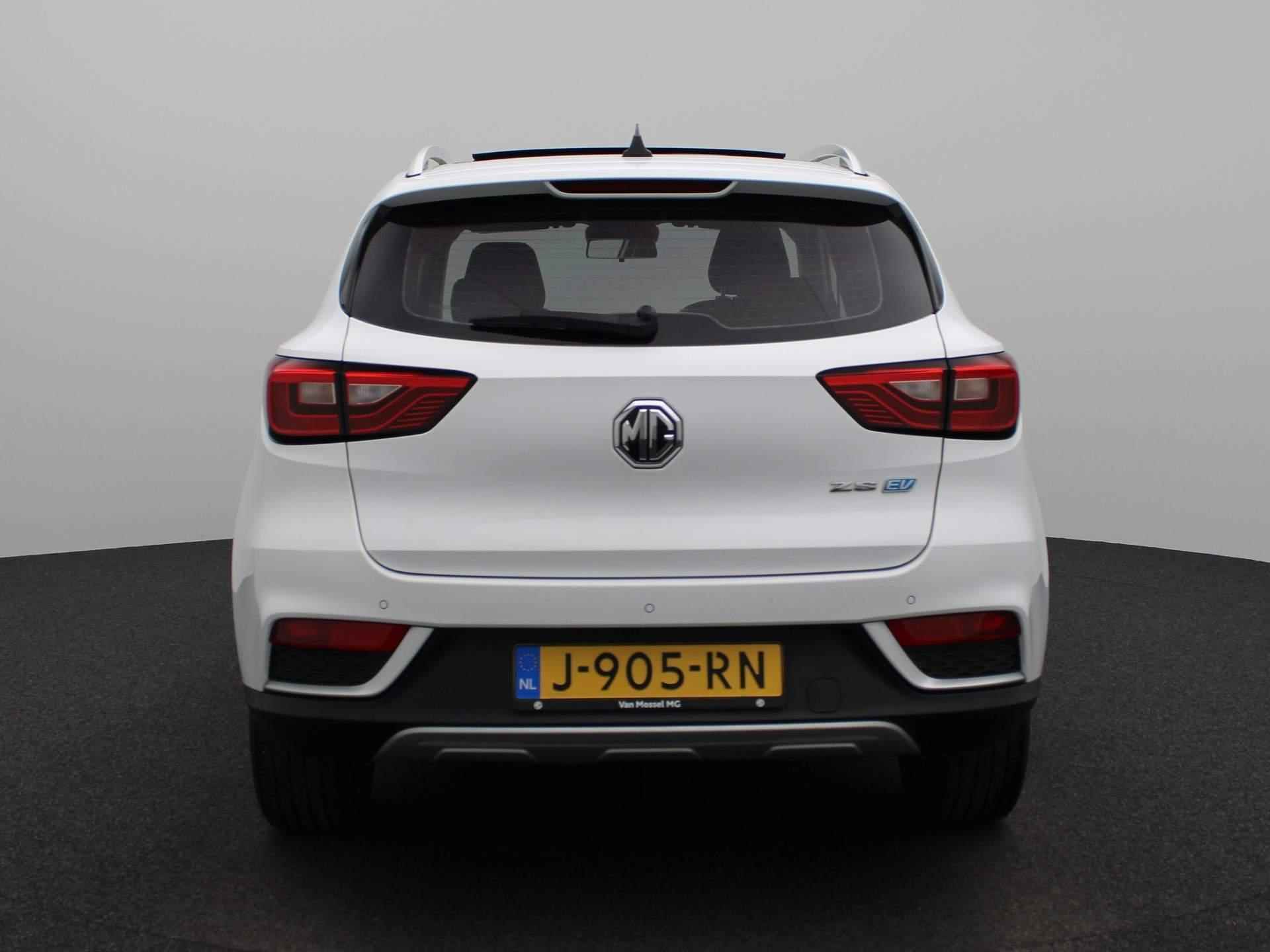 MG ZS EV Luxury 45 kWh | Leder | Navi | Airco | Schuifdak | LMV | PDC | - 5/39