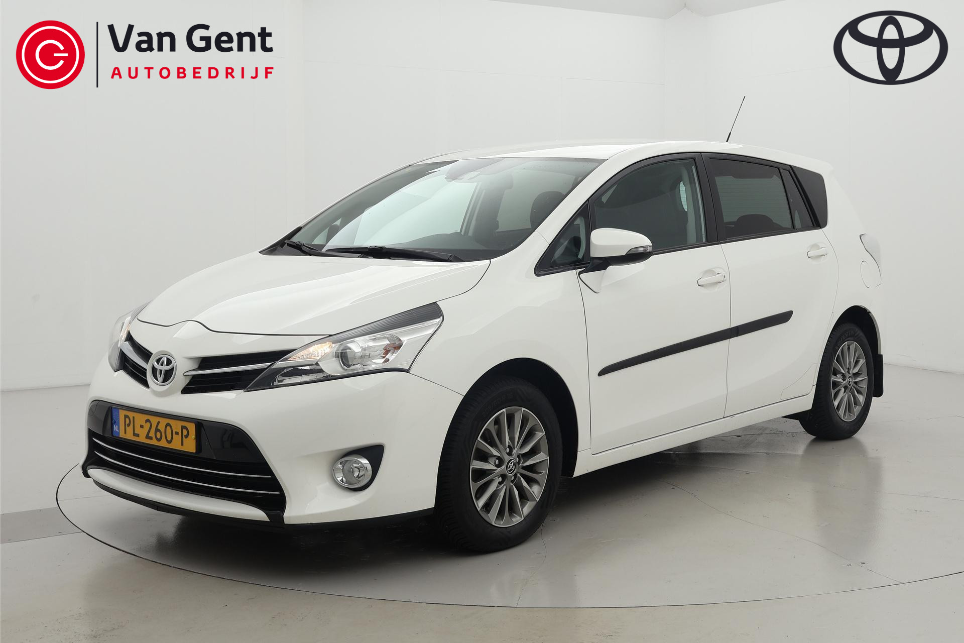 Toyota Verso 1.8 VVT-i Aspiration 7p. Trekhaak Navigatie Automaat