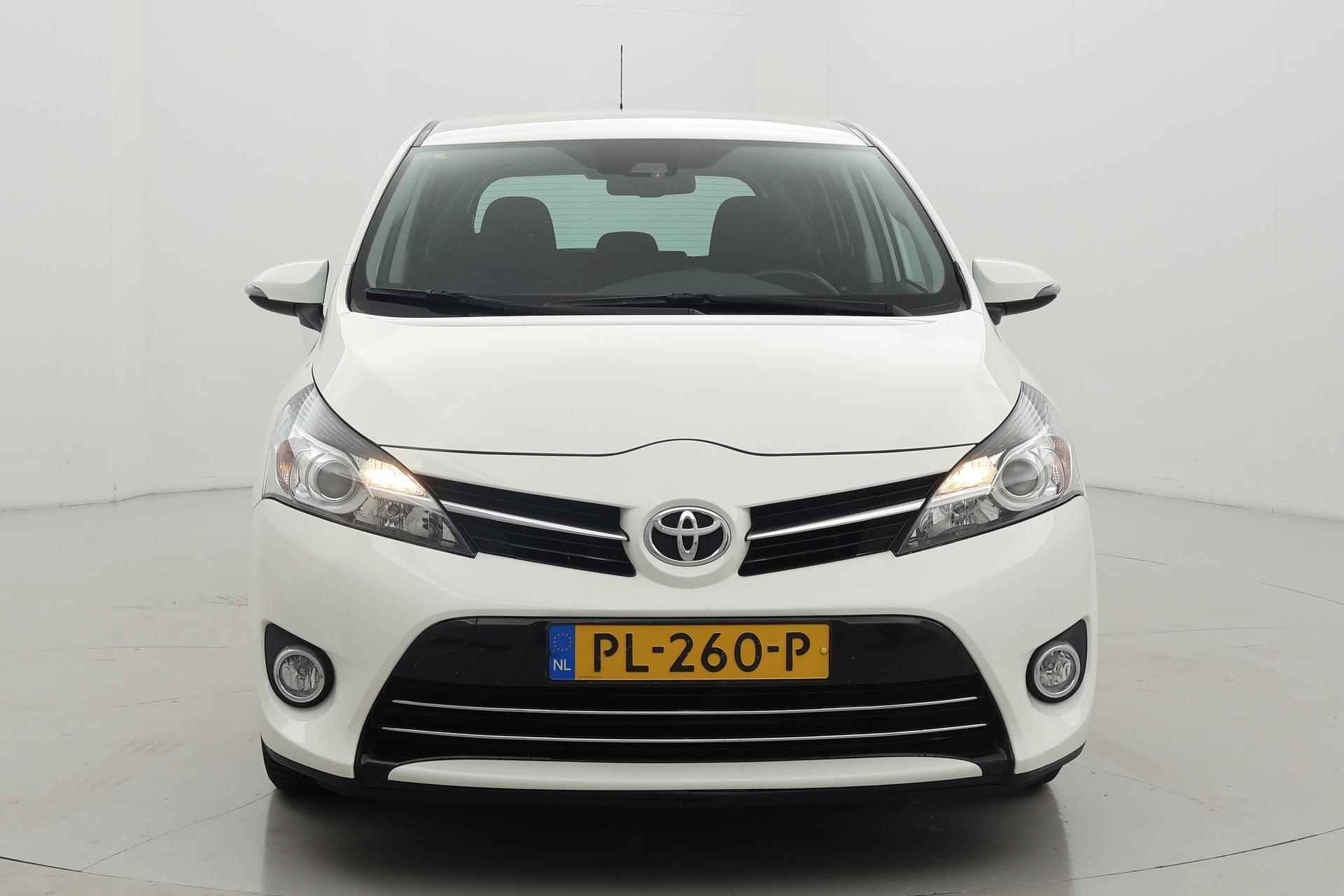 Toyota Verso 1.8 VVT-i Aspiration 7p. Trekhaak Navigatie Automaat - 8/37