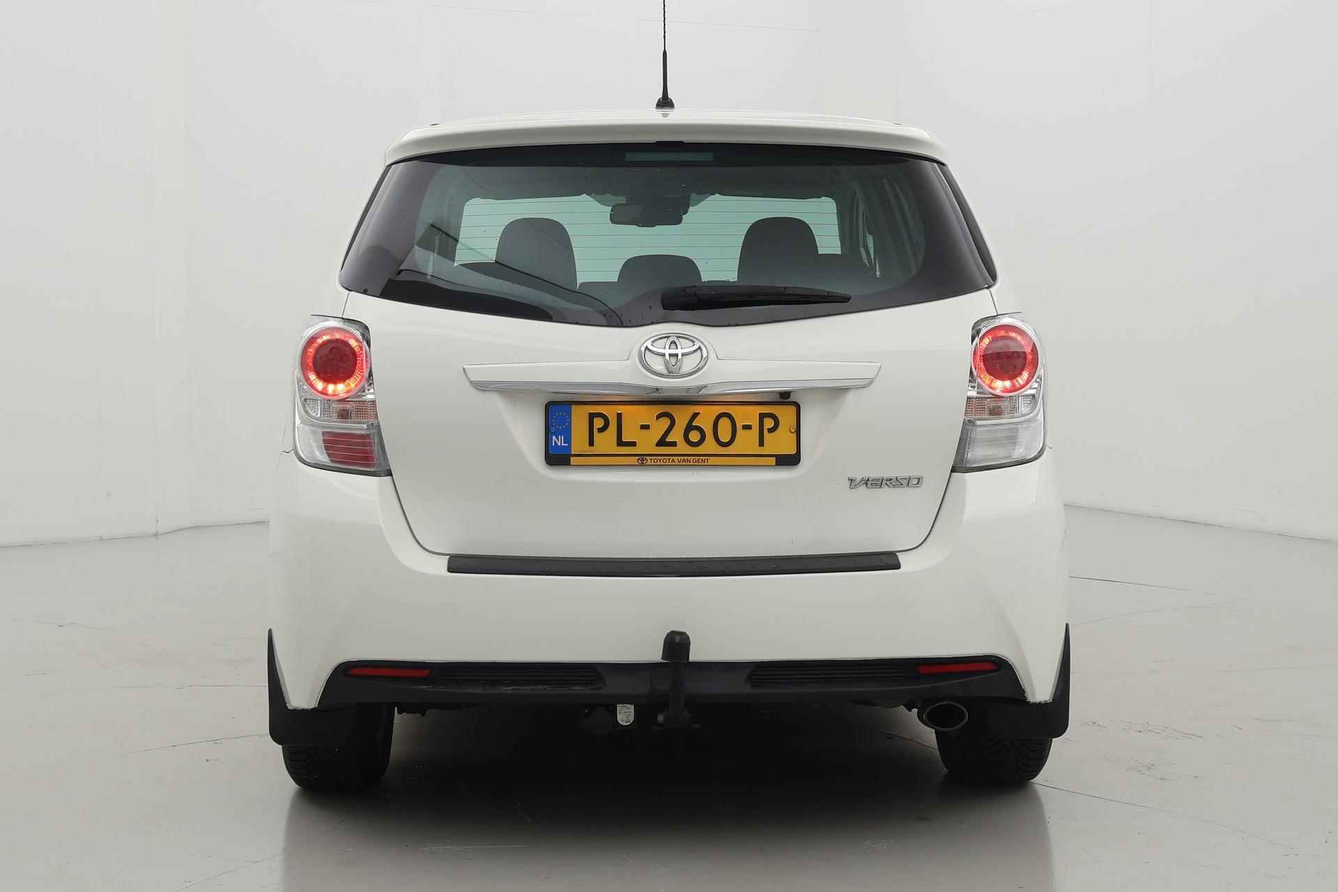 Toyota Verso 1.8 VVT-i Aspiration 7p. Trekhaak Navigatie Automaat - 9/37