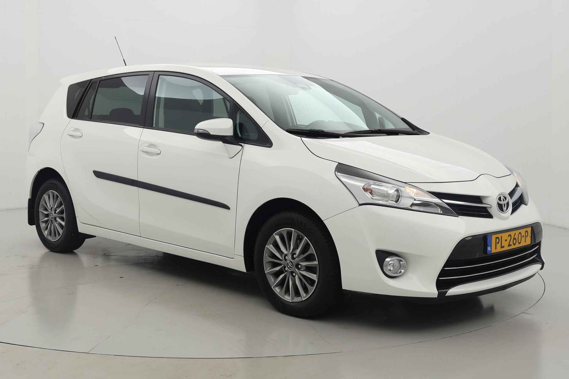 Toyota Verso 1.8 VVT-i Aspiration 7p. Trekhaak Navigatie Automaat - 28/37