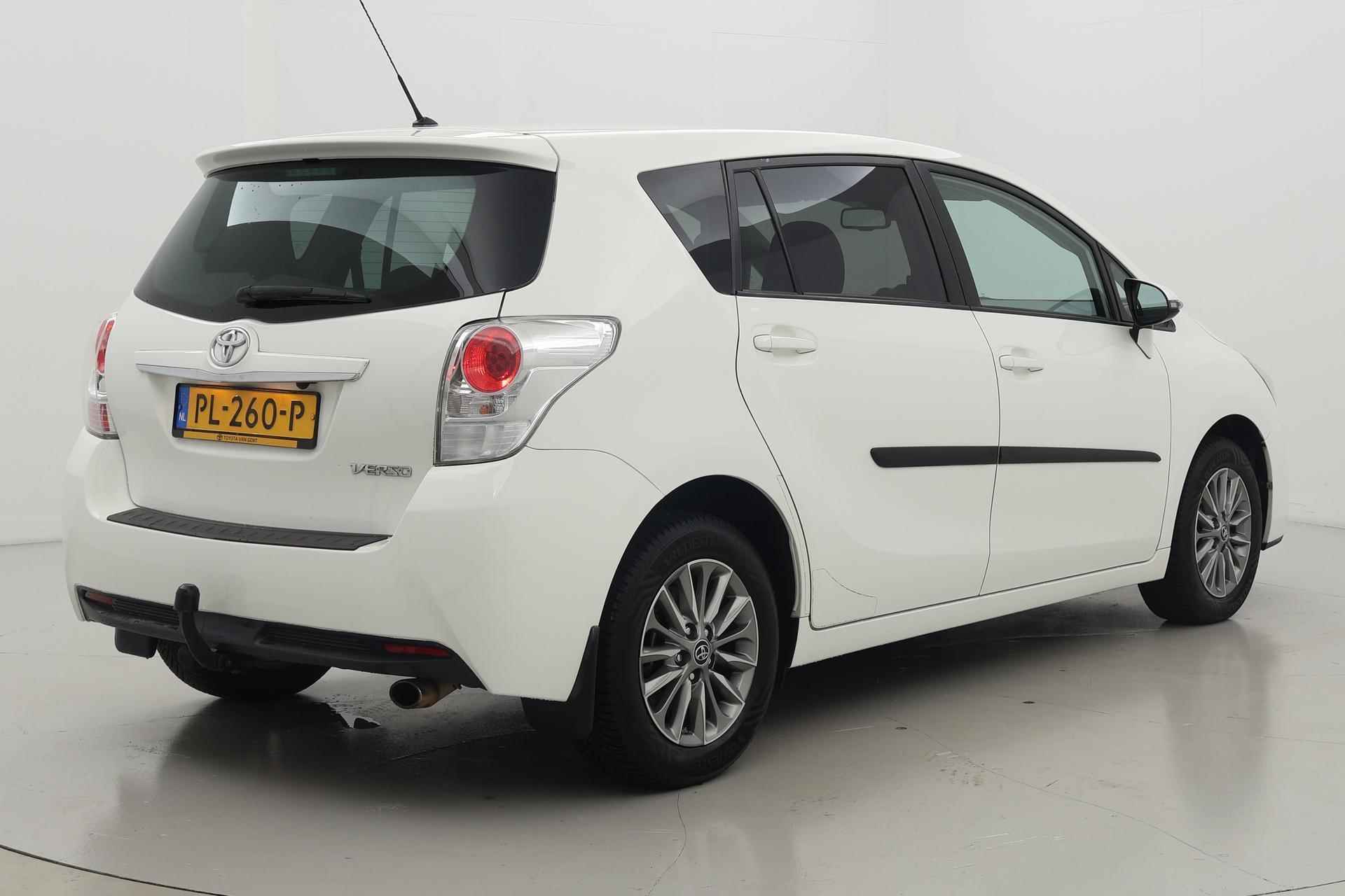 Toyota Verso 1.8 VVT-i Aspiration 7p. Trekhaak Navigatie Automaat - 29/37