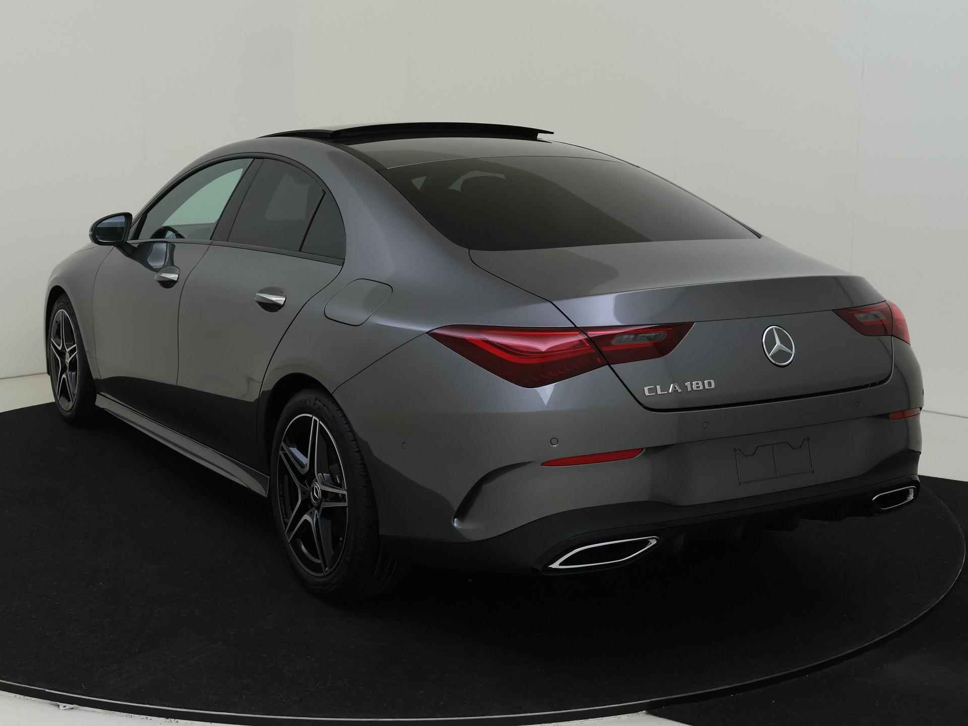 Mercedes-Benz CLA-klasse 180 Star Edition AMG Line Nightpakket / Panoramaschuifdak / Smartphone-integratie / DISTRONIC/ Multibeam - 7/34