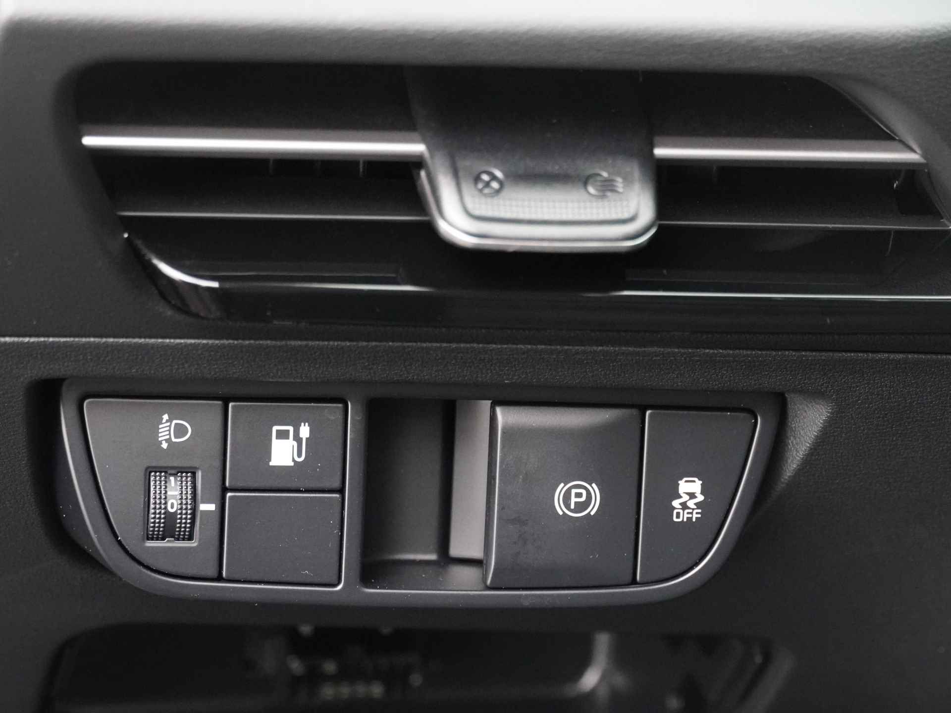 Kia Ev6 Light 58 kWh - Navigatie - Cruise Control - Apple CarPlay / Android Auto - Achteruitrijcamera - Parkeersensoren - Fabrieksgarantie tot 2031 - 23/47