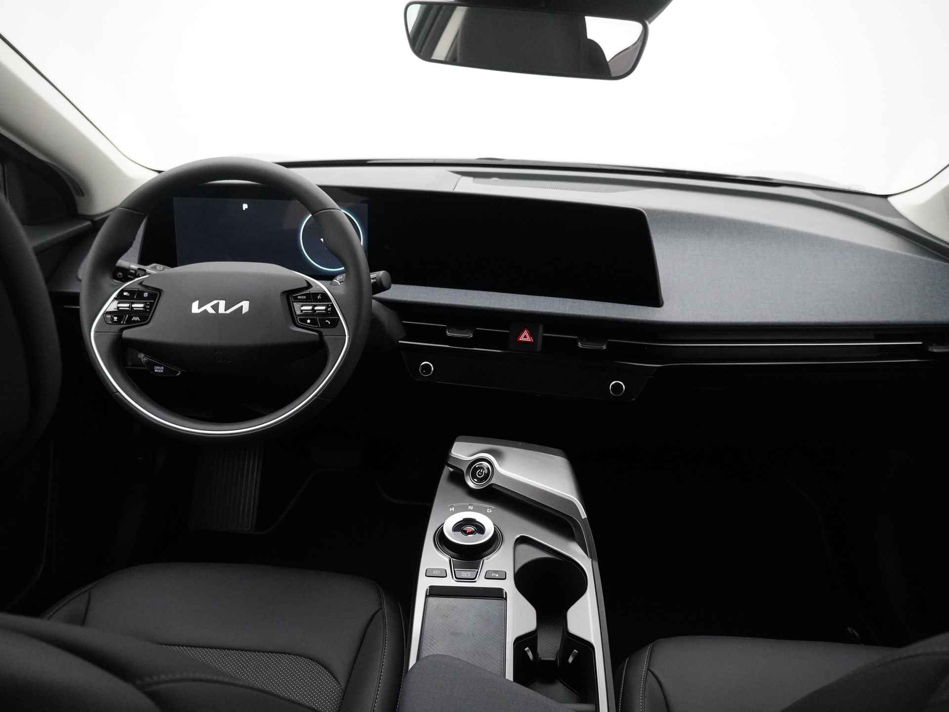 Kia Ev6 Light 58 kWh - Navigatie - Cruise Control - Apple CarPlay / Android Auto - Achteruitrijcamera - Parkeersensoren - Fabrieksgarantie tot 2031 - 37/47