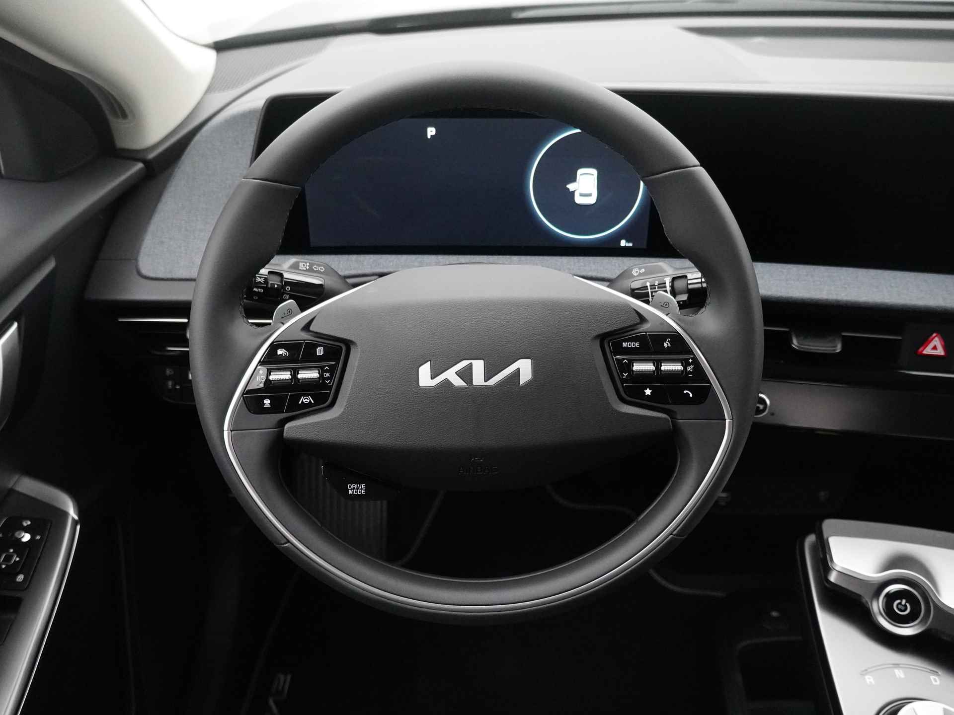 Kia Ev6 Light 58 kWh - Navigatie - Cruise Control - Apple CarPlay / Android Auto - Achteruitrijcamera - Parkeersensoren - Fabrieksgarantie tot 2031 - 38/47