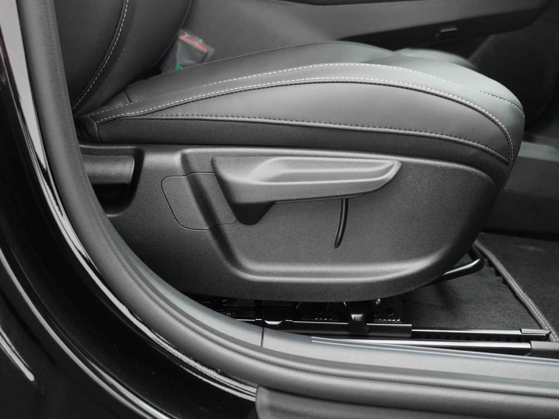 Kia Ev6 Light 58 kWh - Navigatie - Cruise Control - Apple CarPlay / Android Auto - Achteruitrijcamera - Parkeersensoren - Fabrieksgarantie tot 2031 - 42/47
