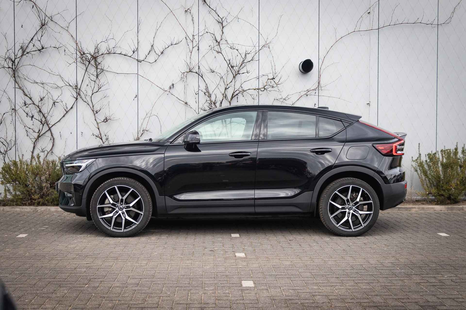 Volvo C40 Single Motor Extended Range Ultimate 82 kWh | Adaptieve Cruise Control | Harman Kardon Audio | 20" Polestar Velgen | Nubuck Bekleding | Keyless | Extra Getint Glas | Elektrische stoelverstelling | - 5/25