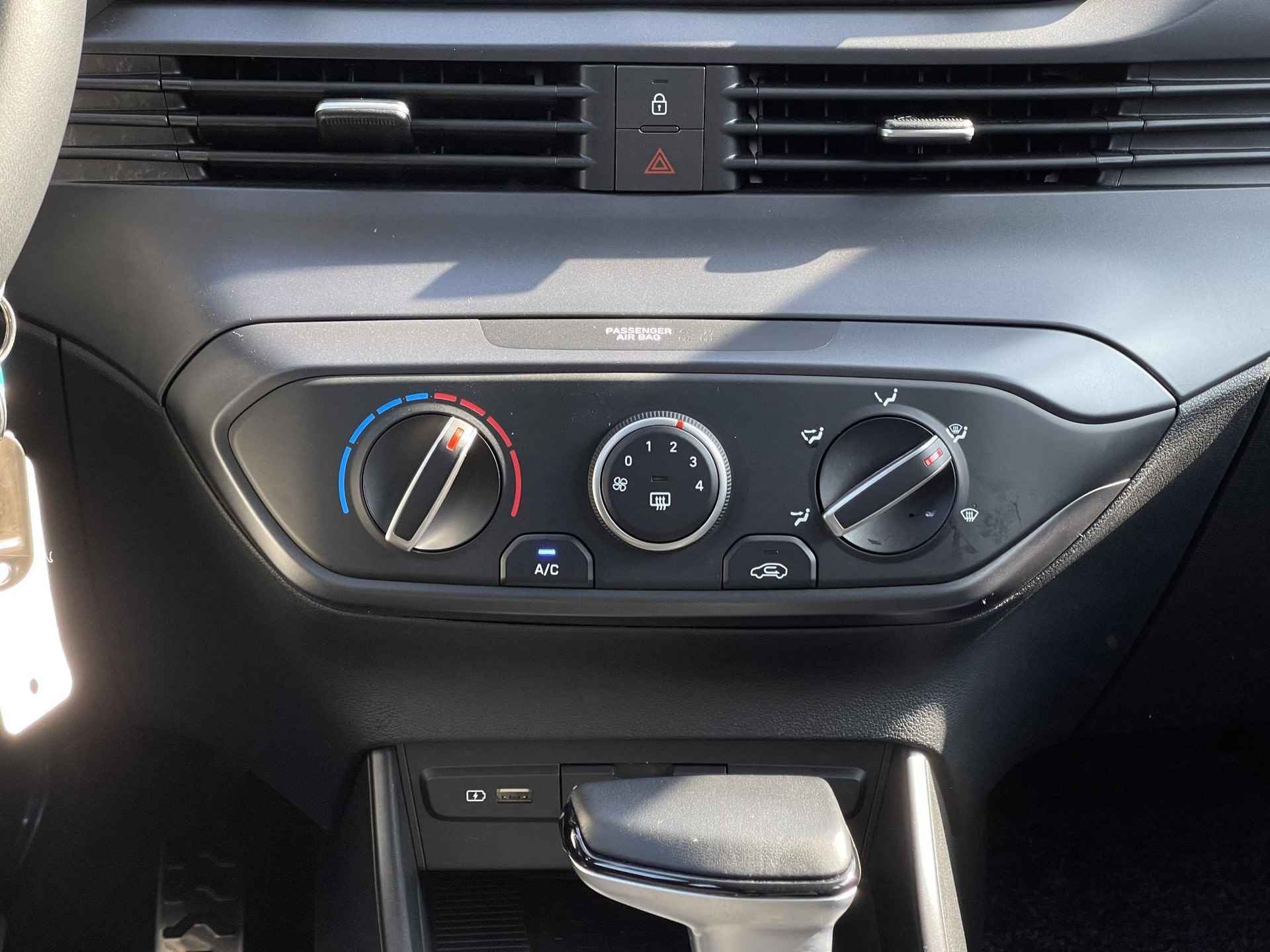 Hyundai Bayon 1.0 T-GDI Comfort Automaat | Apple Carplay/Android Auto | Cruise Control | Airco | Camera | Digitaal Instrumentenpaneel | Rijklaarprijs! - 18/22