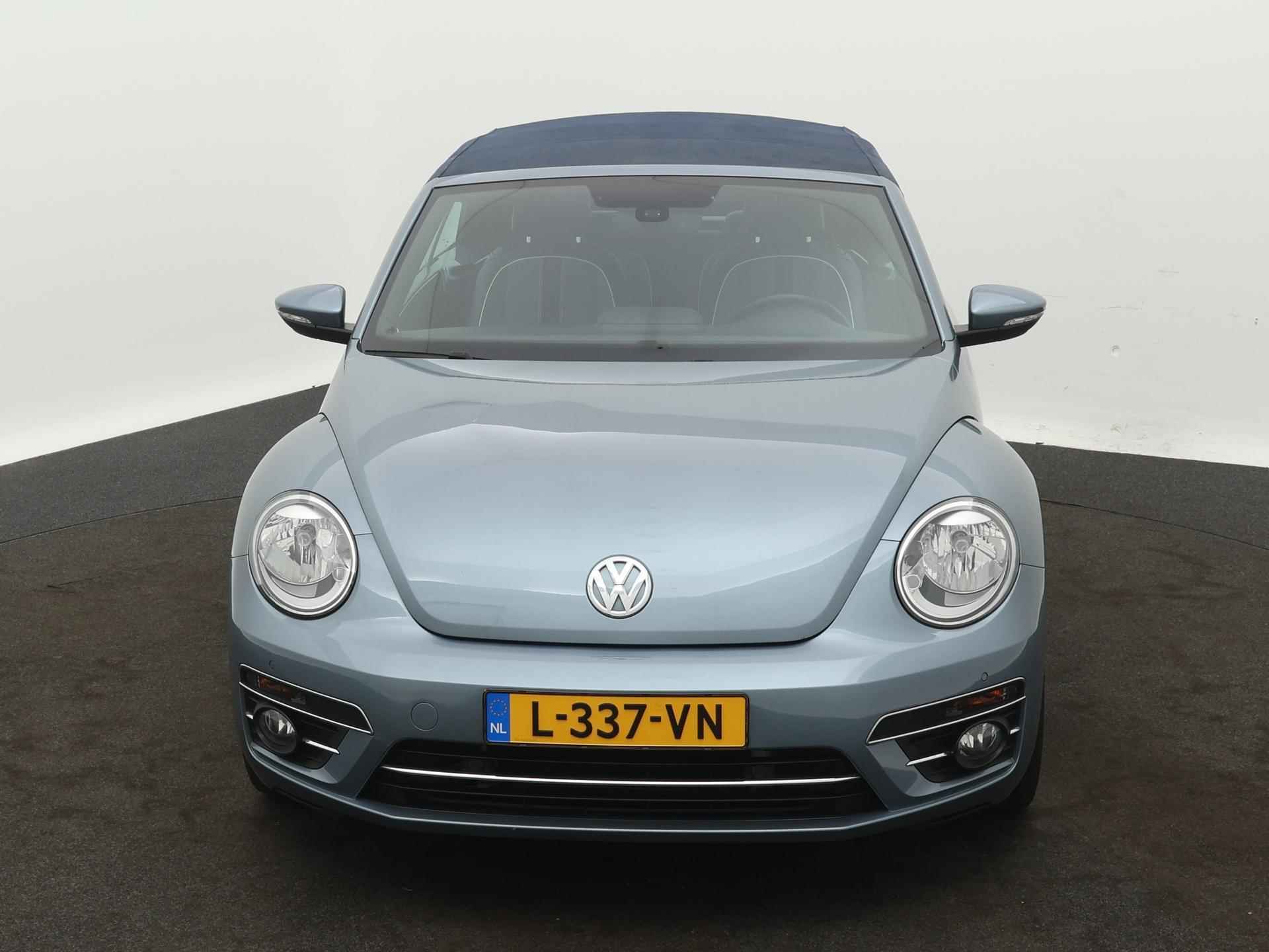 Volkswagen Beetle Cabriolet 1.2 TSI Exclusive Series | Parkeersensoren Voor | Denim Style | Sport Dashboard | Stoelverwarming | Climatronic (Automatische Airco) | - 6/20