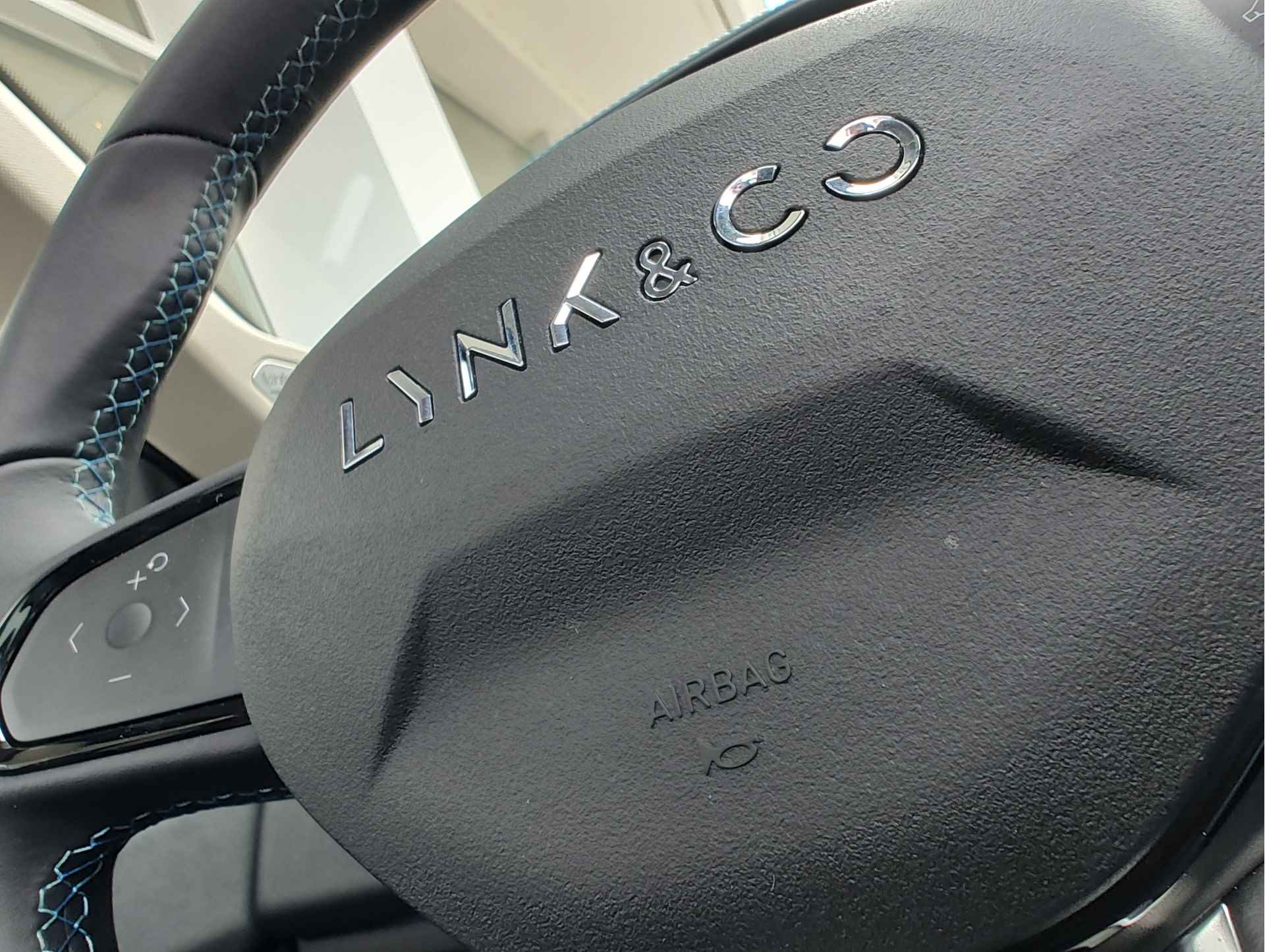 Lynk & Co 01 1.5 PHEV Open dak | CarPlay | 360 Camera | Stoelverwarming - 26/41