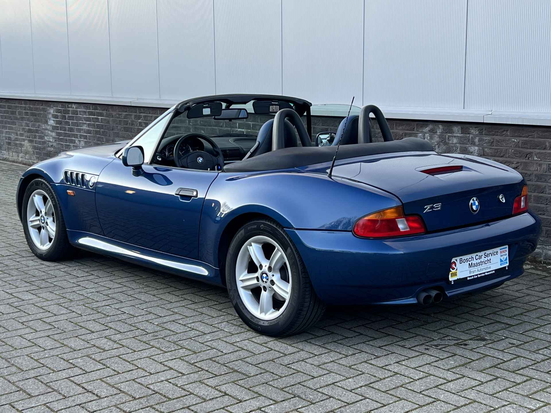 BMW Z3 Roadster 2.0 S | M-Sport | 1. Owner | Full service history | 2.0 S  Interesse, Proefrit? Bel of app met: 06-24 28 28 42 - 4/35