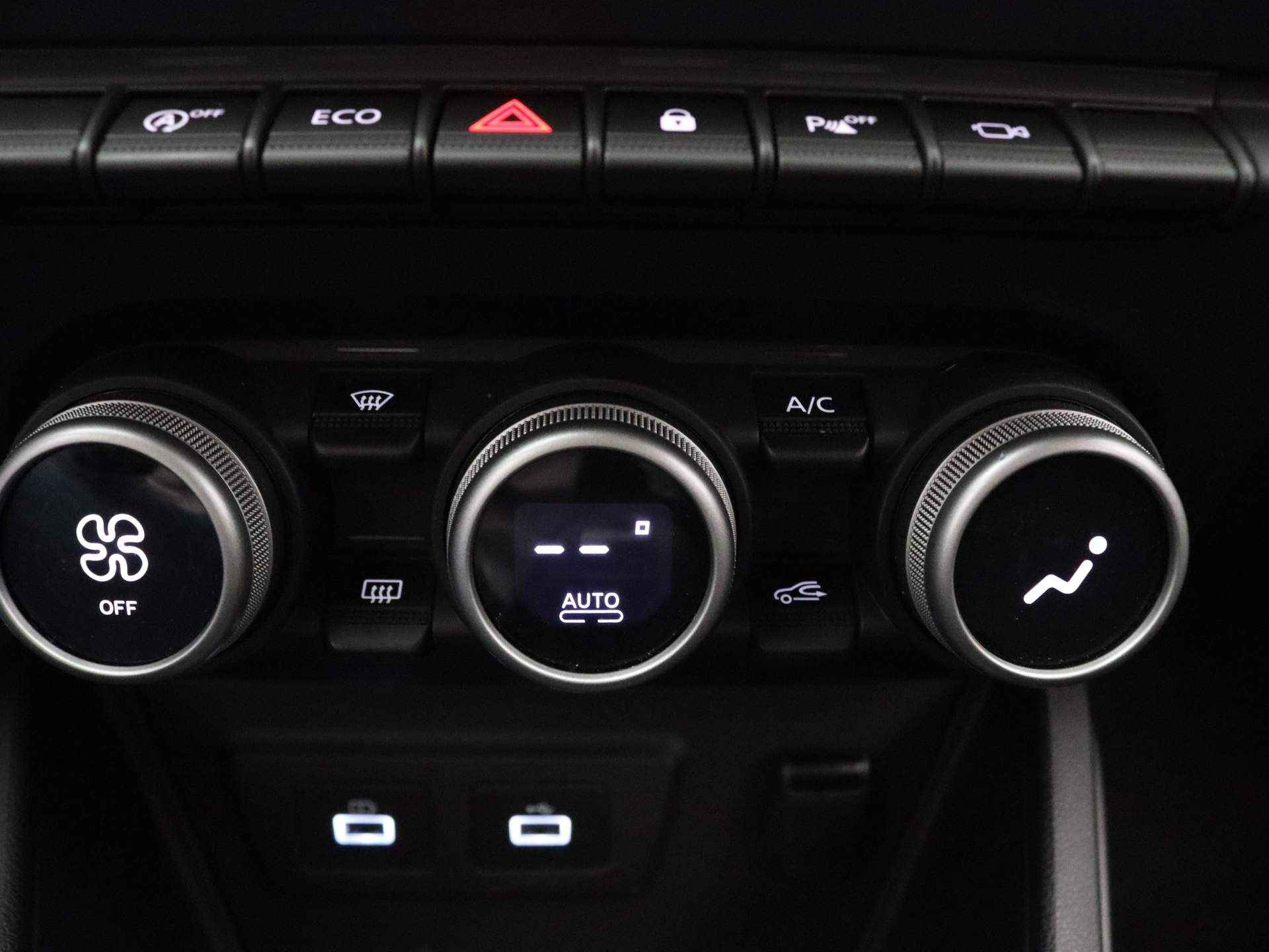 Dacia Duster TCe 150pk Extreme EDC/Automaat ALL-IN PRIJS! 360° Camera | Climate | Navi | Stoelverwarming - 15/42