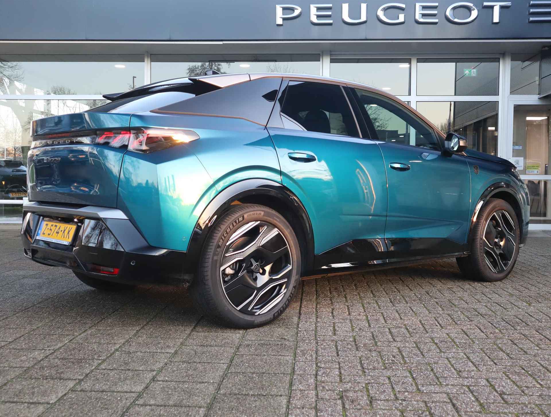 PEUGEOT 3008 EV GT 73 kWh 210PK Automaat, Rijklaarprijs, Trekhaak  Leder Stoelverwarming Stoelventilatie Panoramadak Warmtepomp - 4/79