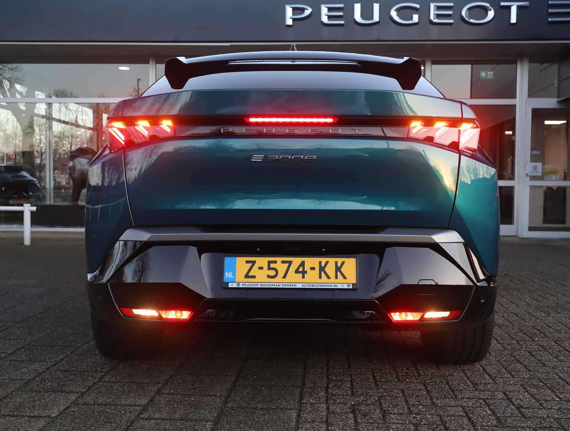 PEUGEOT 3008 EV GT 73 kWh 210PK Automaat, Rijklaarprijs, Trekhaak  Leder Stoelverwarming Stoelventilatie Panoramadak Warmtepomp - 17/79