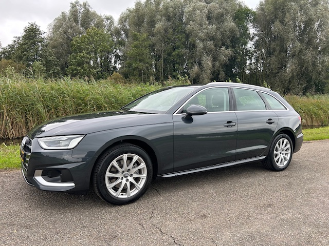 AUDI A4 Avant 35 TFSI Launch edition Business S tronic | Navigatie | Apple carplay / android auto | Cruise control | Elektr. achterklep | NAP | Rijklaar prijs!